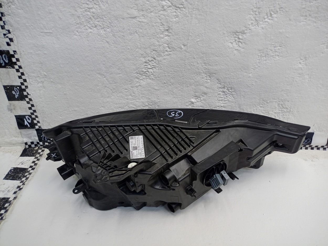 Фара передняя левая Volvo XC60 2 LED