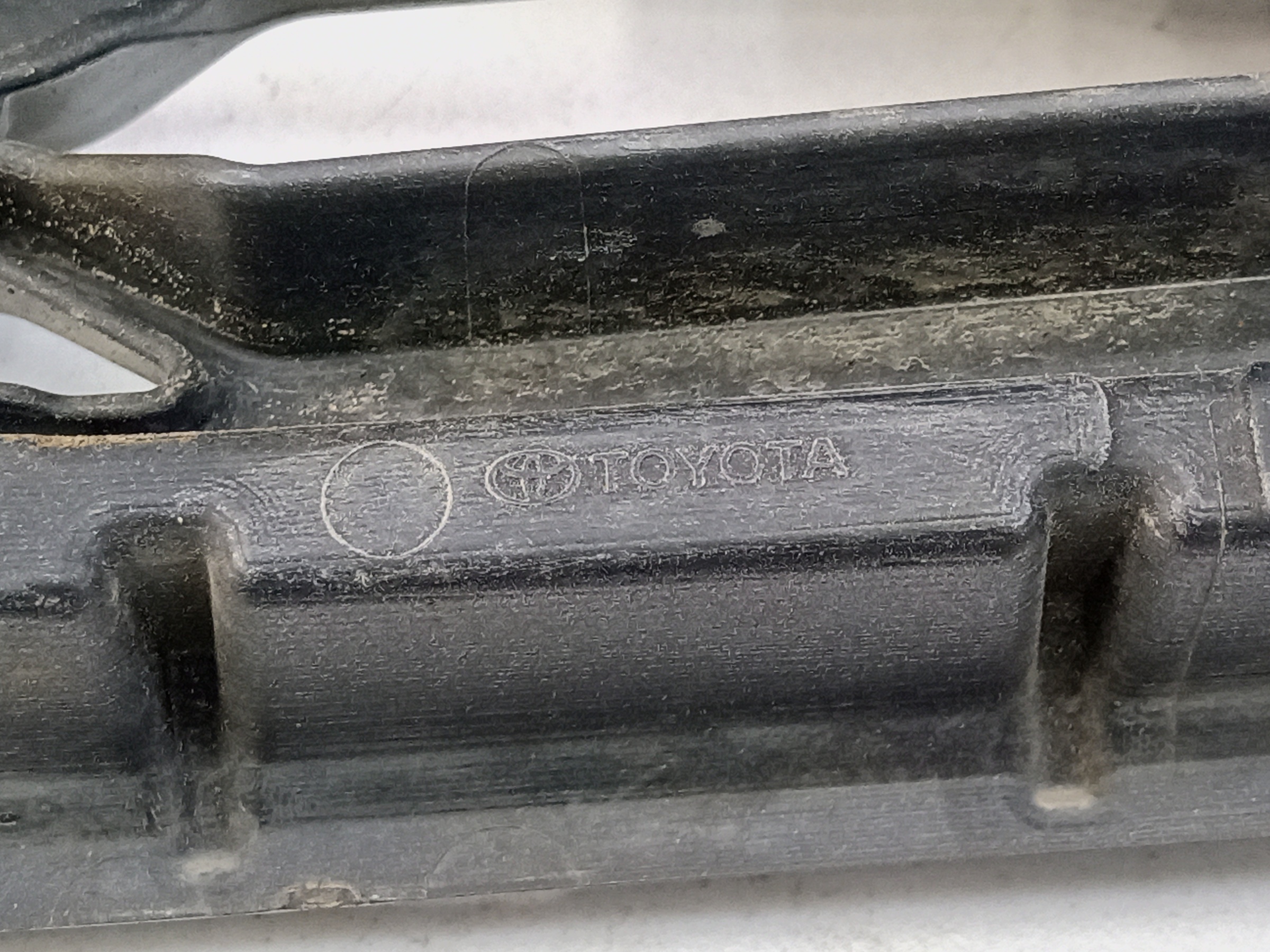 Решётка радиатора Toyota RAV4 XA50