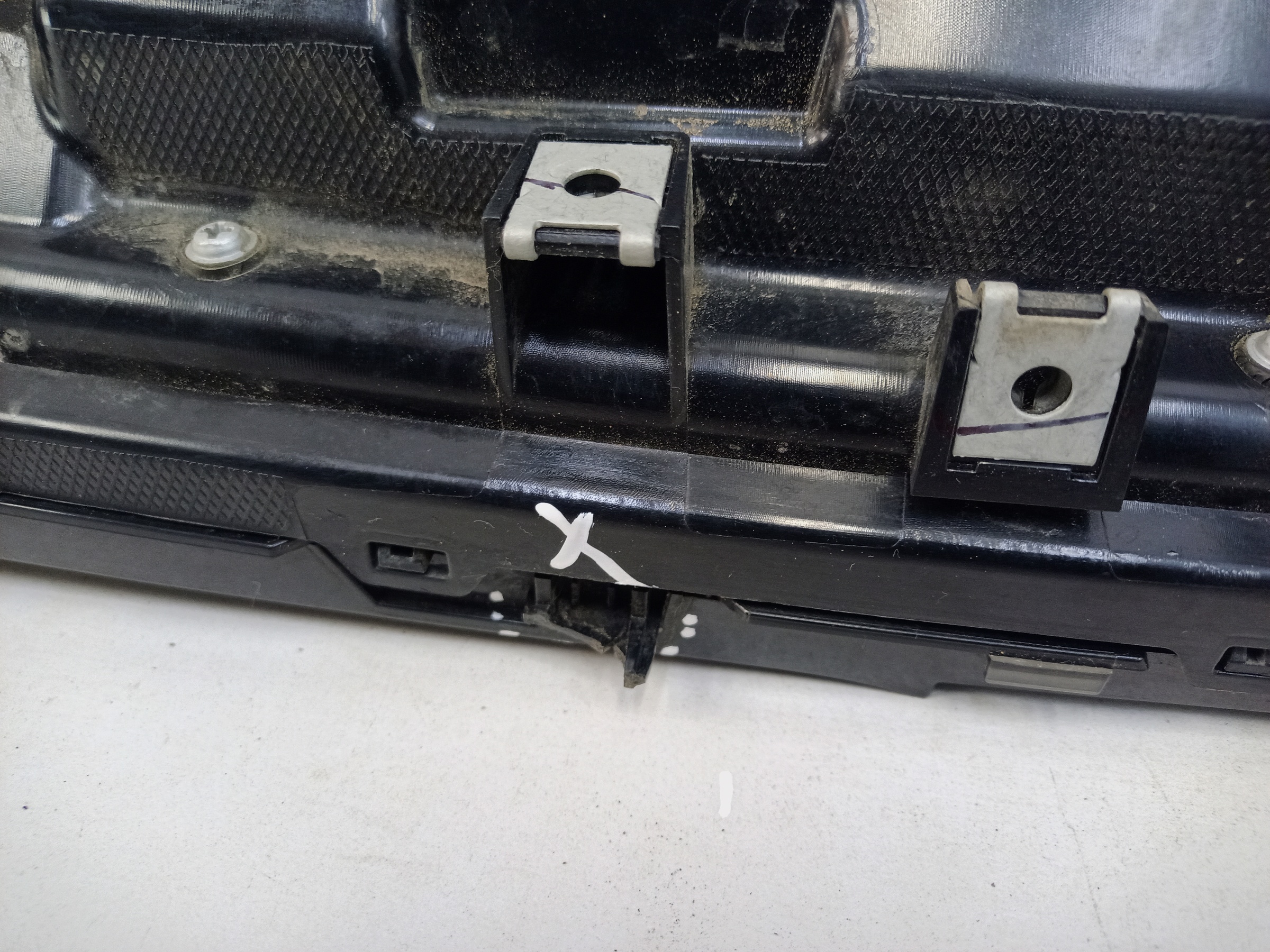 Накладка решетки радиатора верхняя Changan CS55Plus Restail LED