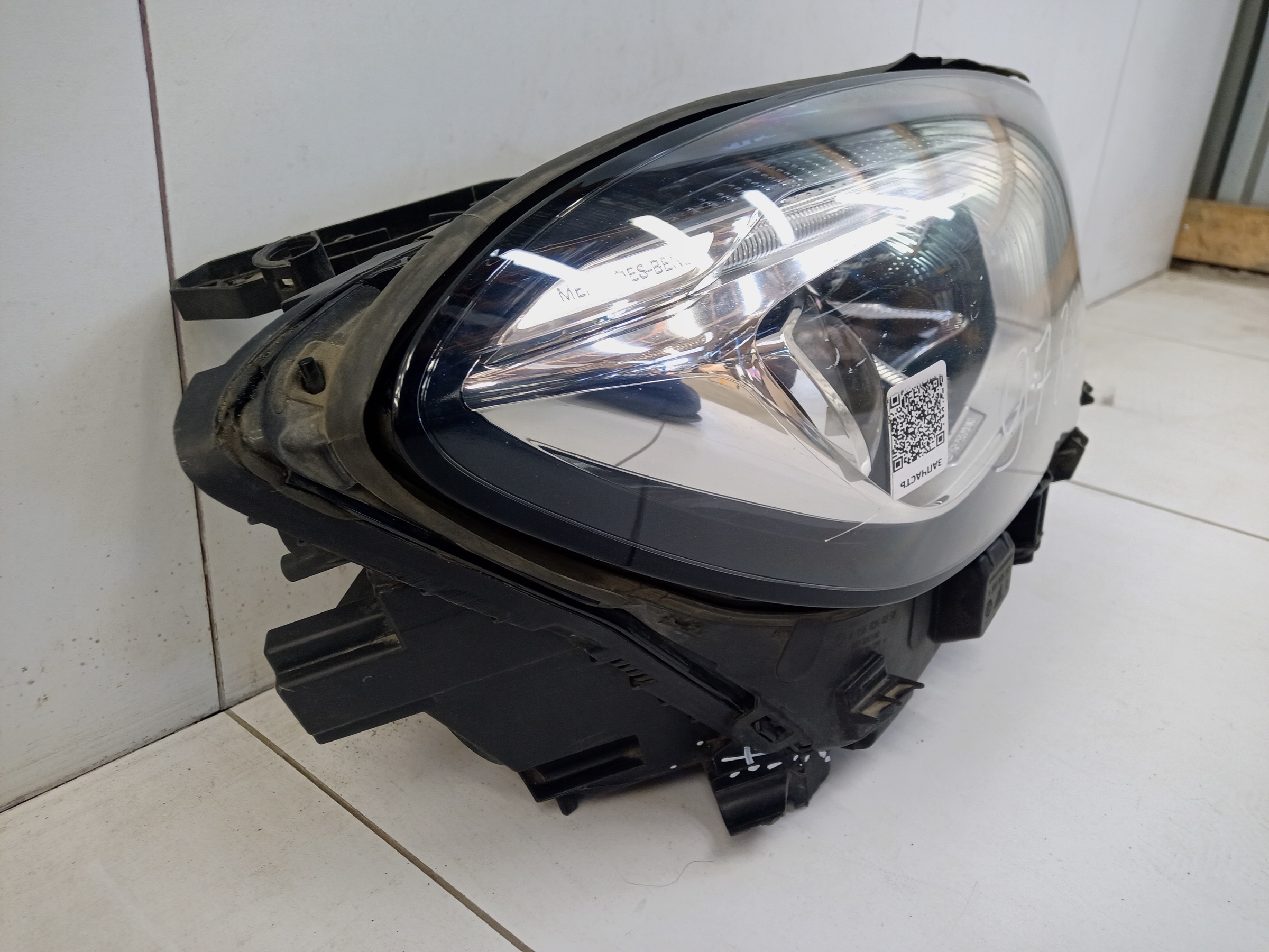 Фара передняя правая Mercedes-Benz GLA-Klasse X156 Restail