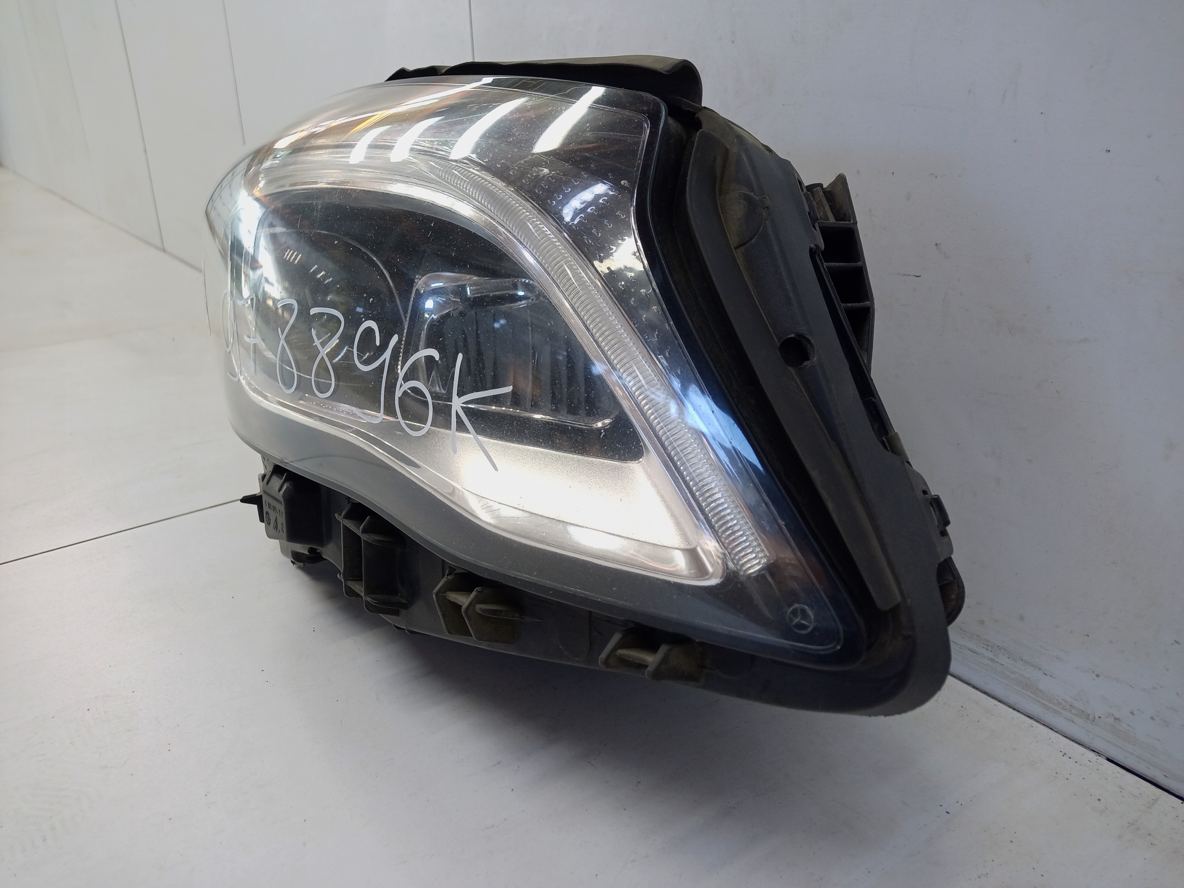 Фара передняя правая Mercedes-Benz GLA-Klasse X156 Restail