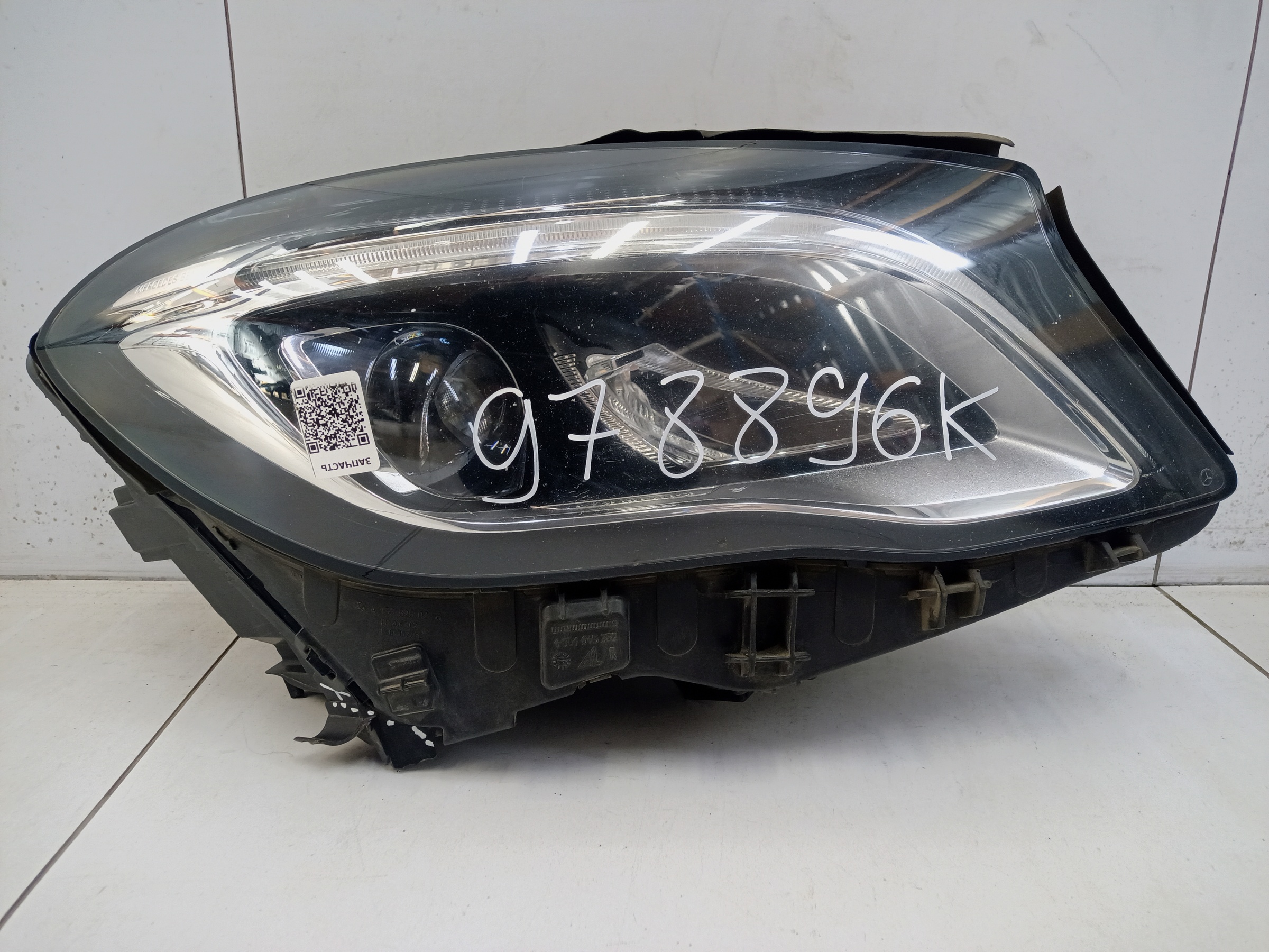 Фара передняя правая Mercedes-Benz GLA-Klasse X156 Restail