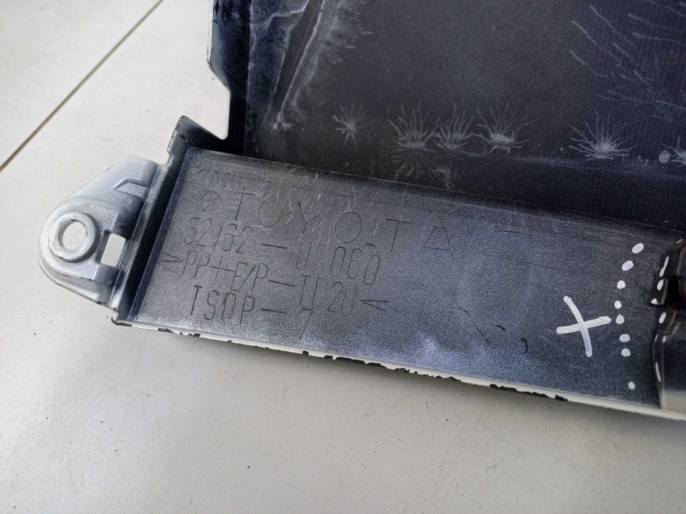 Бампер задний левая часть Toyota Rav4 XA50