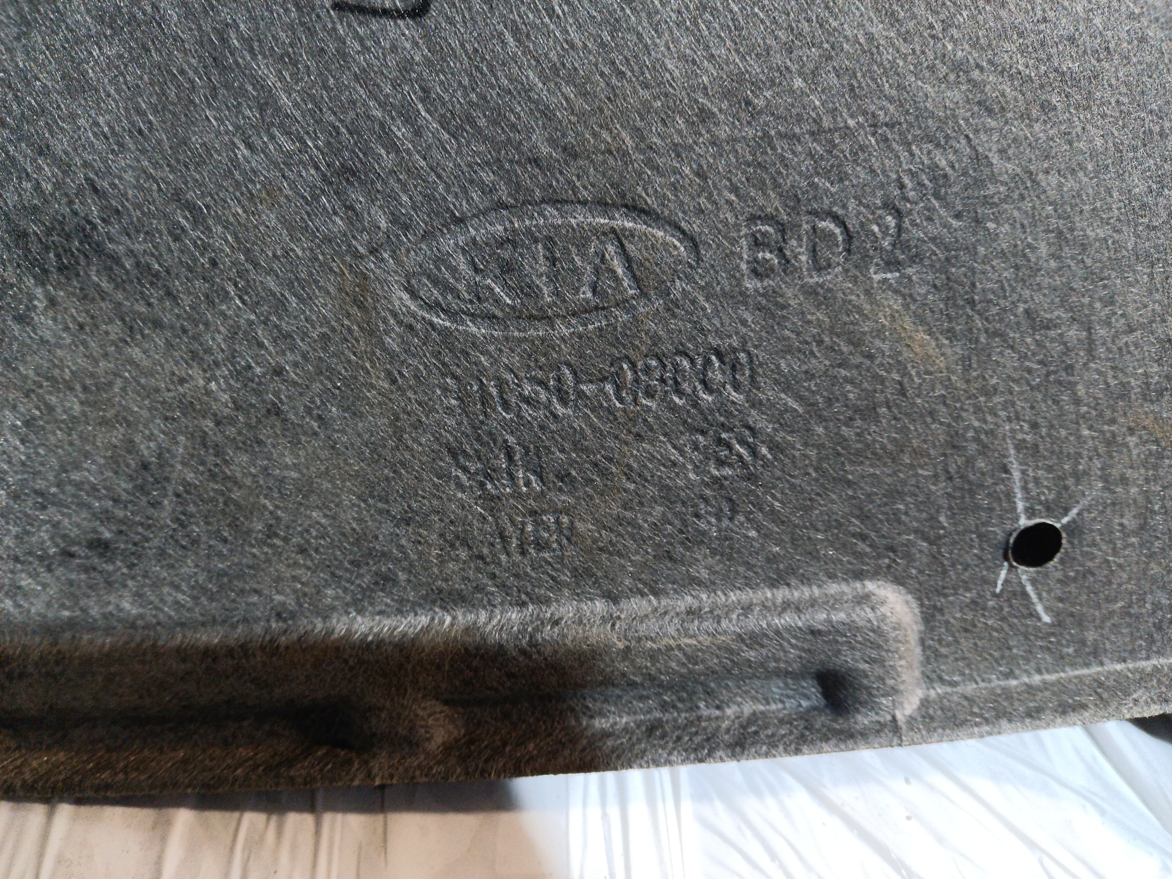 Обшивка крышки багажника Kia K3 2 China Market