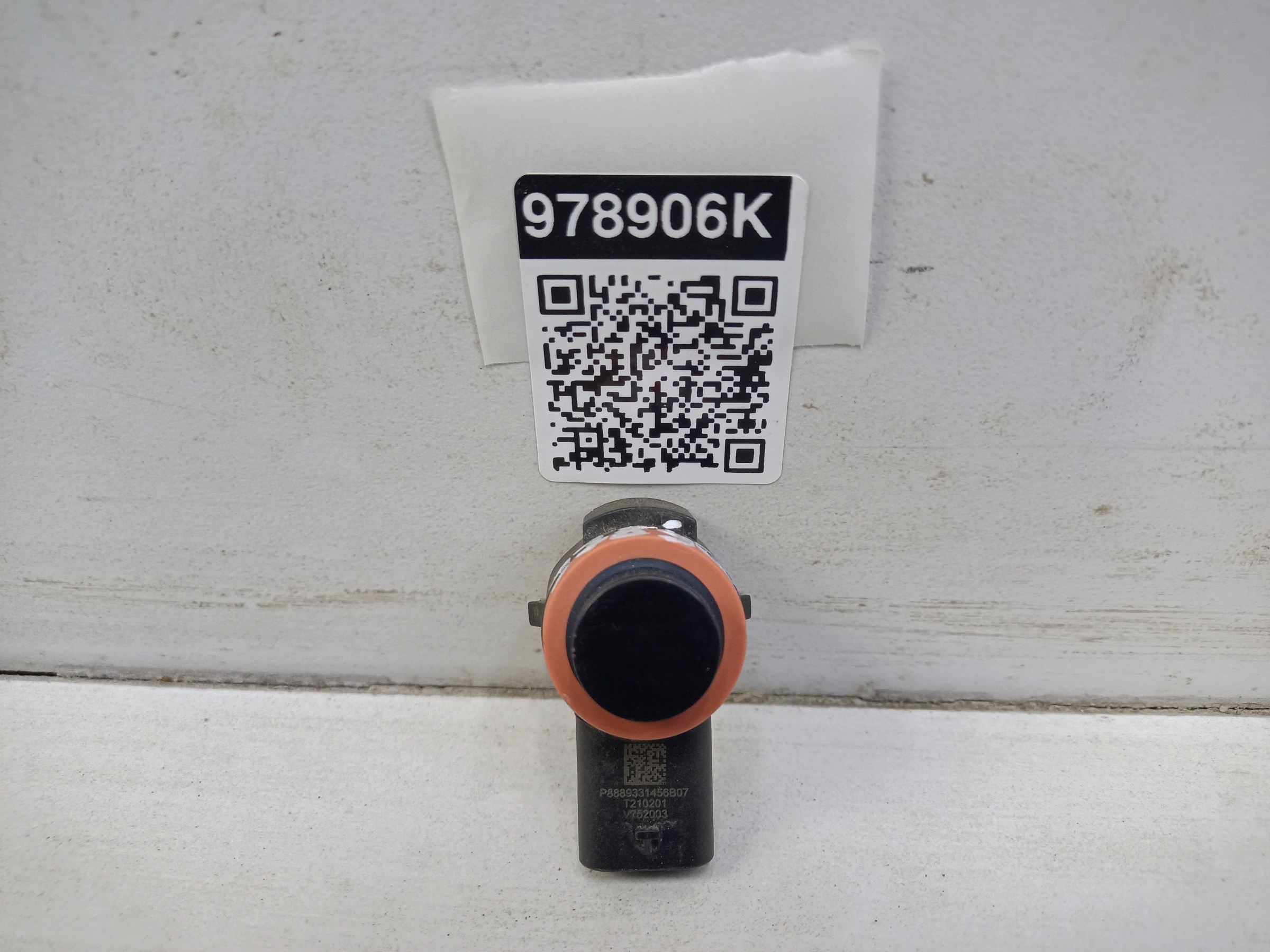 Датчик парковки " парктроник" задний Geely Tugella