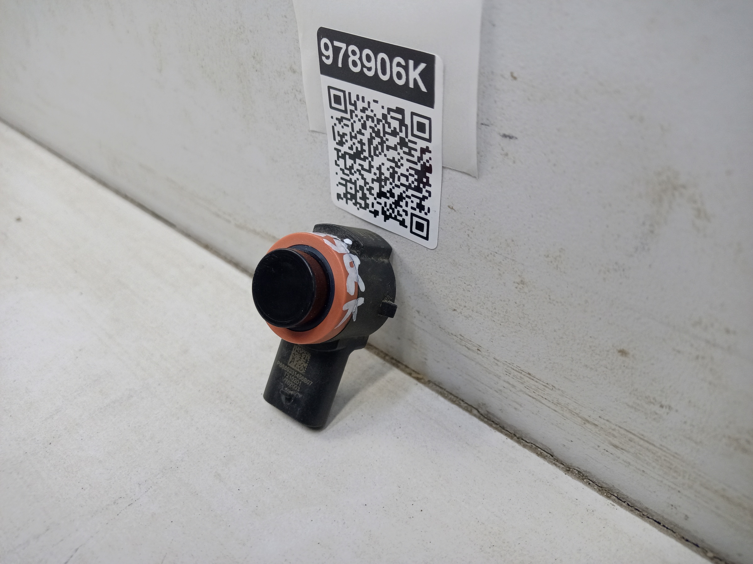 Датчик парковки " парктроник" задний Geely Tugella