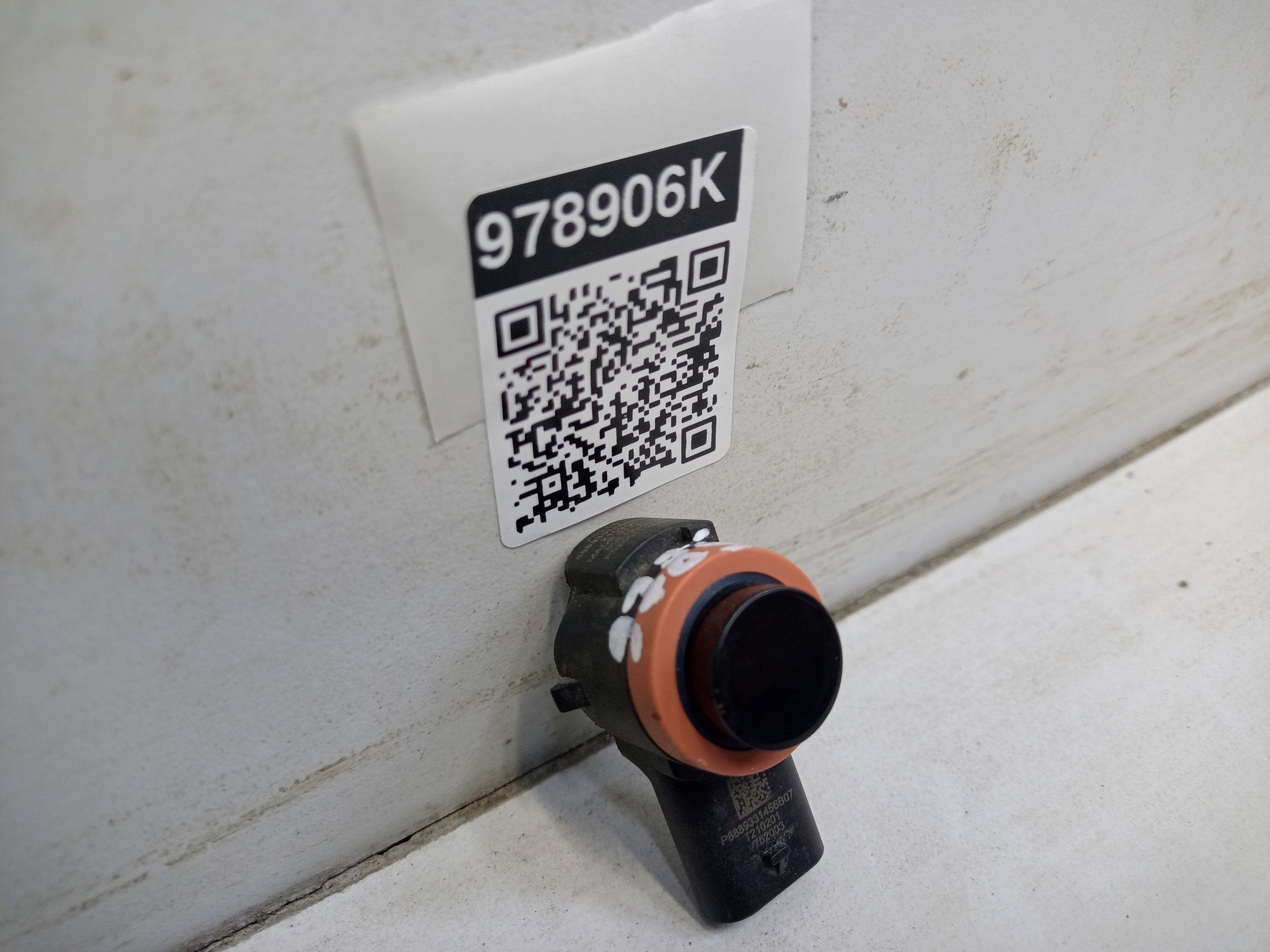 Датчик парковки " парктроник" задний Geely Tugella