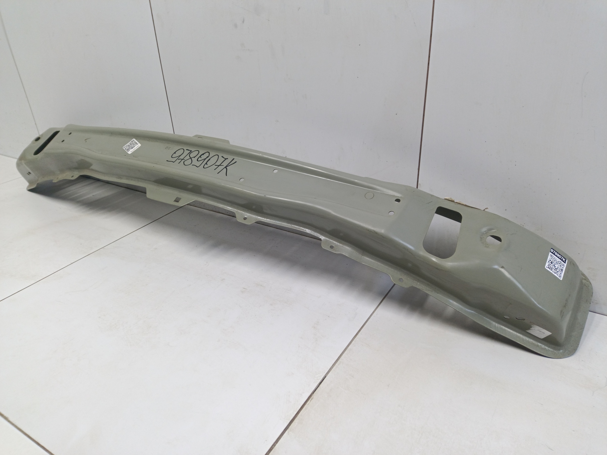 Усилитель переднего бампера Renault Kaptur