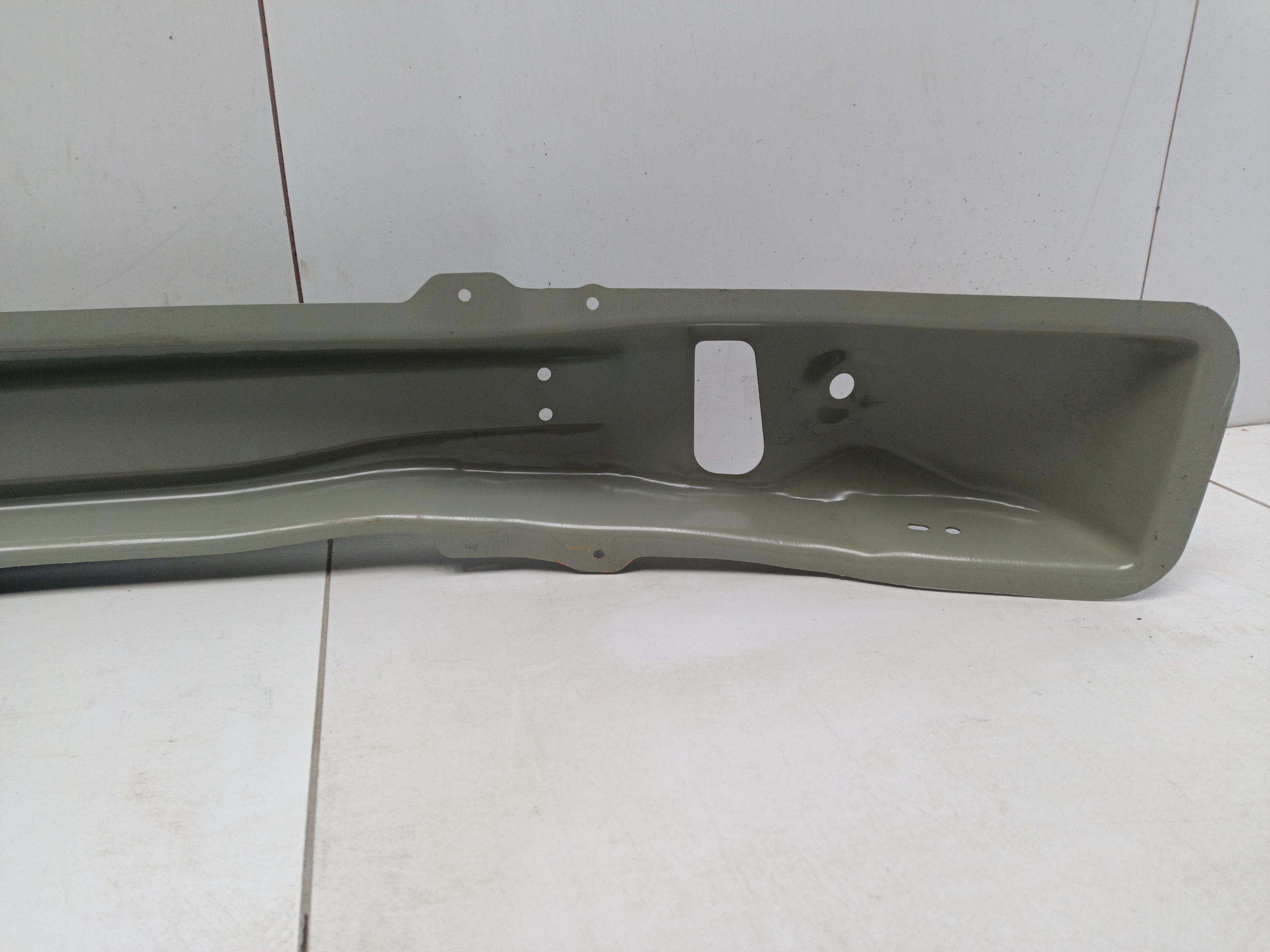 Усилитель переднего бампера Renault Kaptur