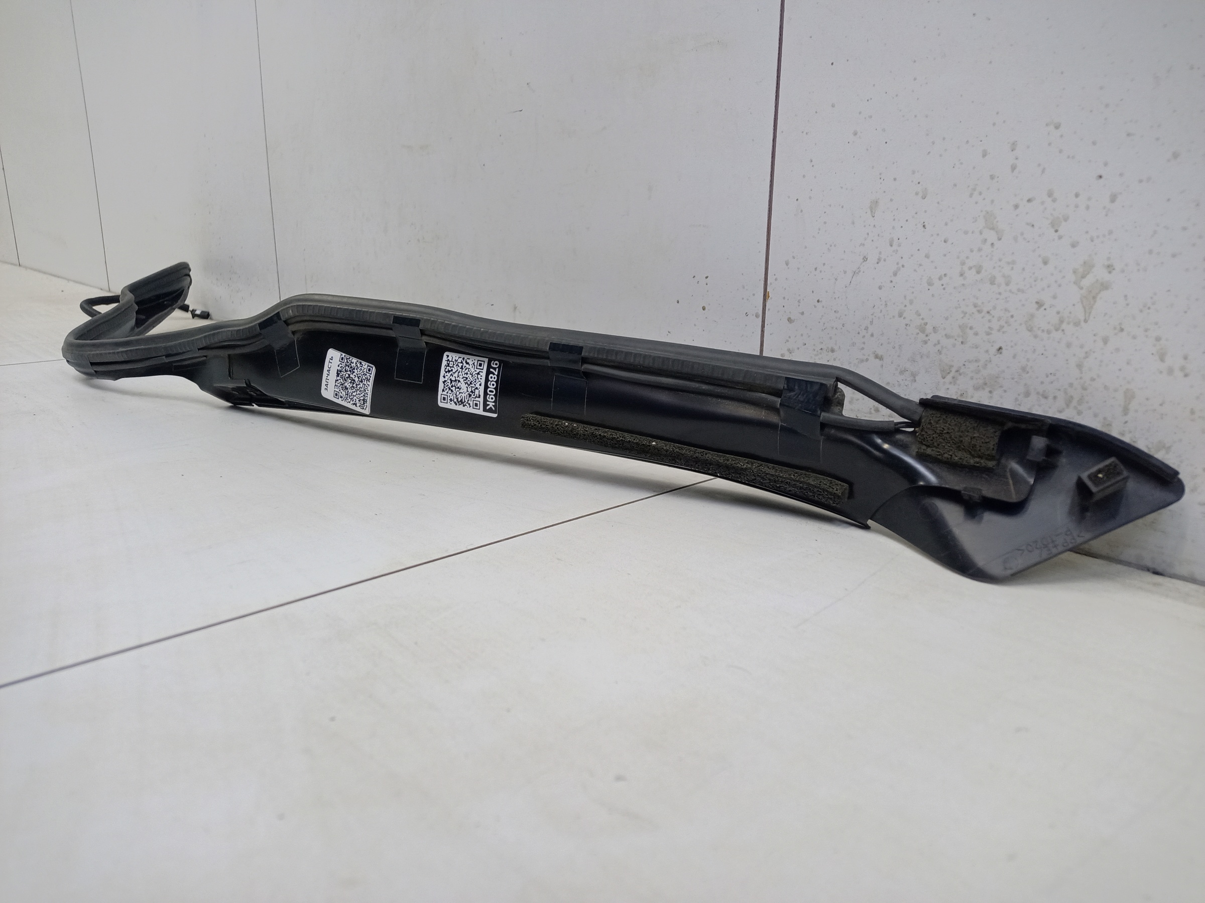 Датчик положения крышки багажника правый Lexus RX 4