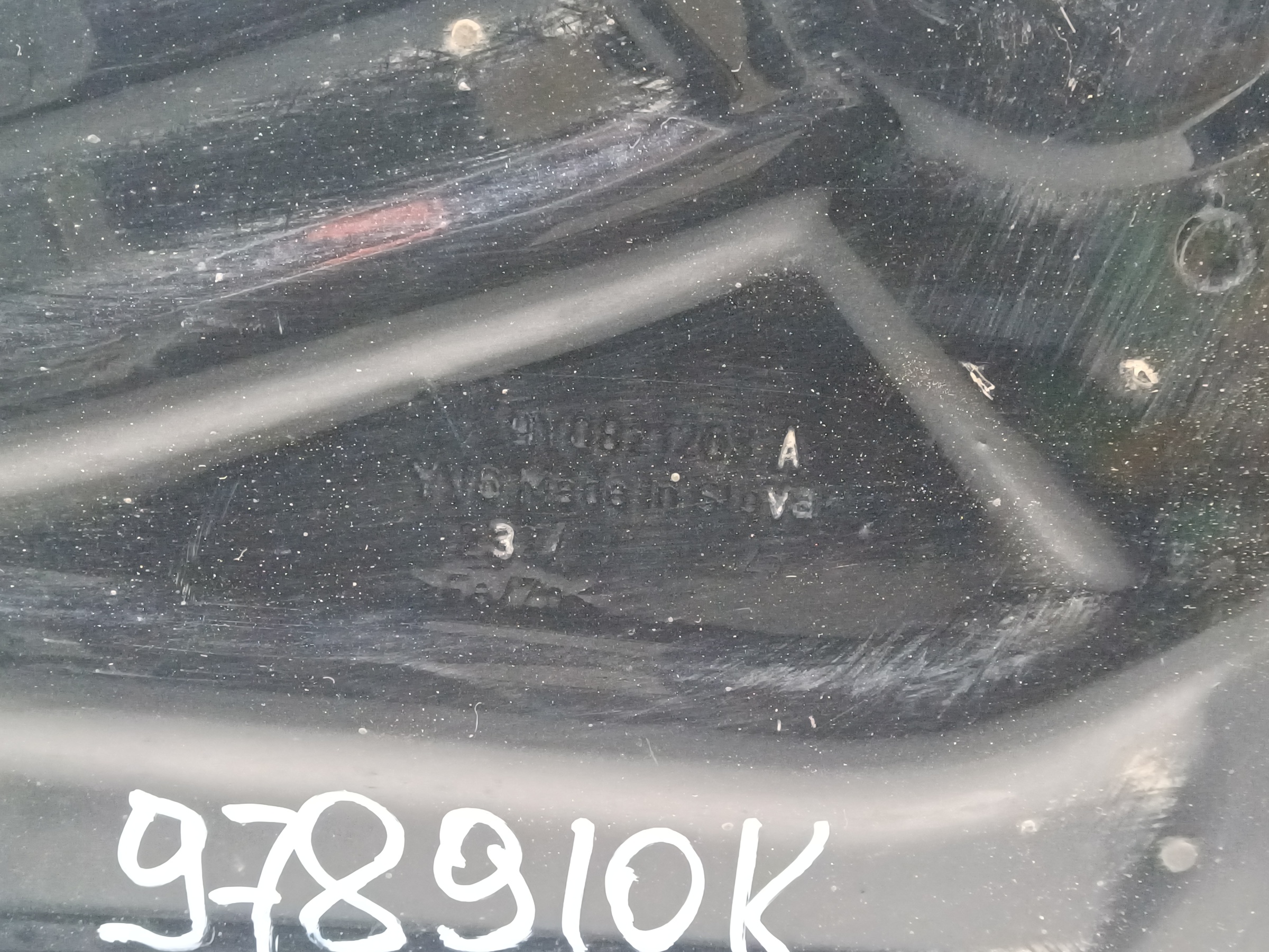 Кронштейн крыла переднего левого Porsche Cayenne 3