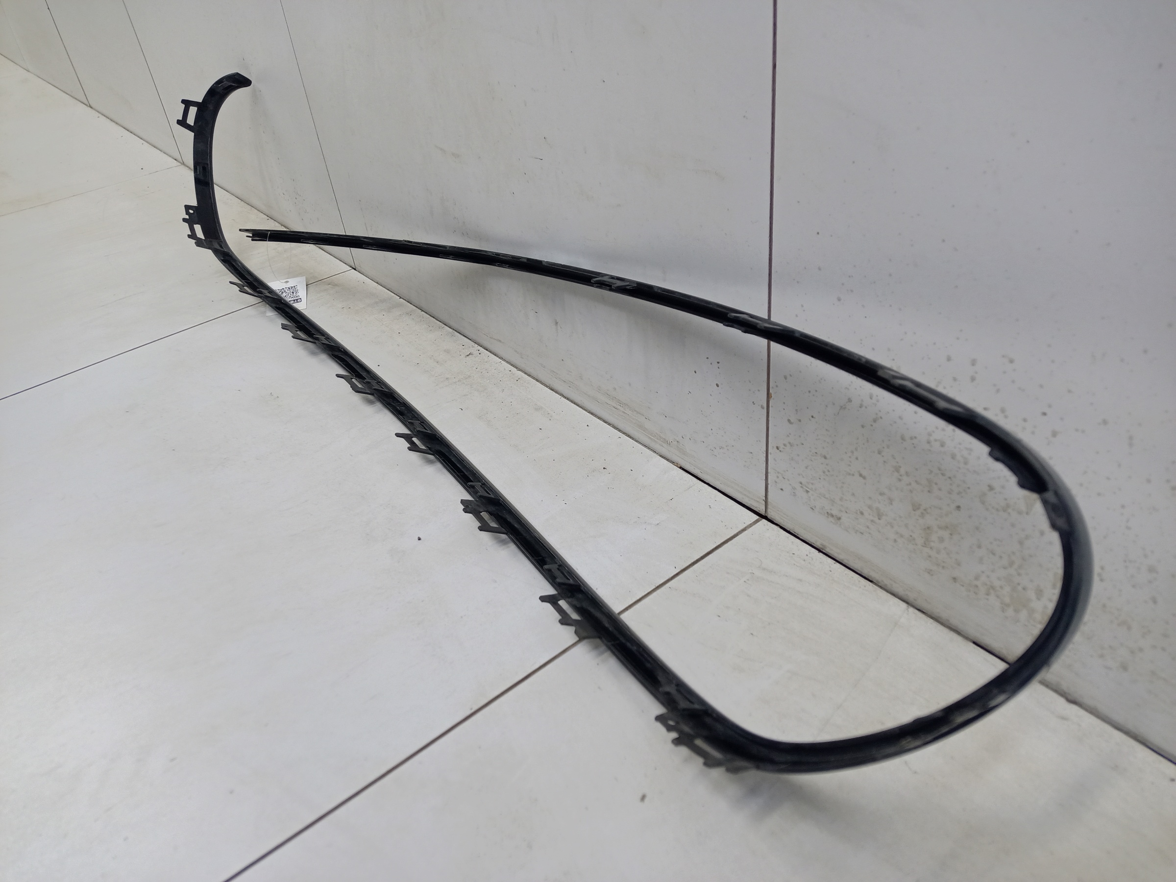 Молдинг решетки радиатора Mercedes-Benz E-Klasse W213