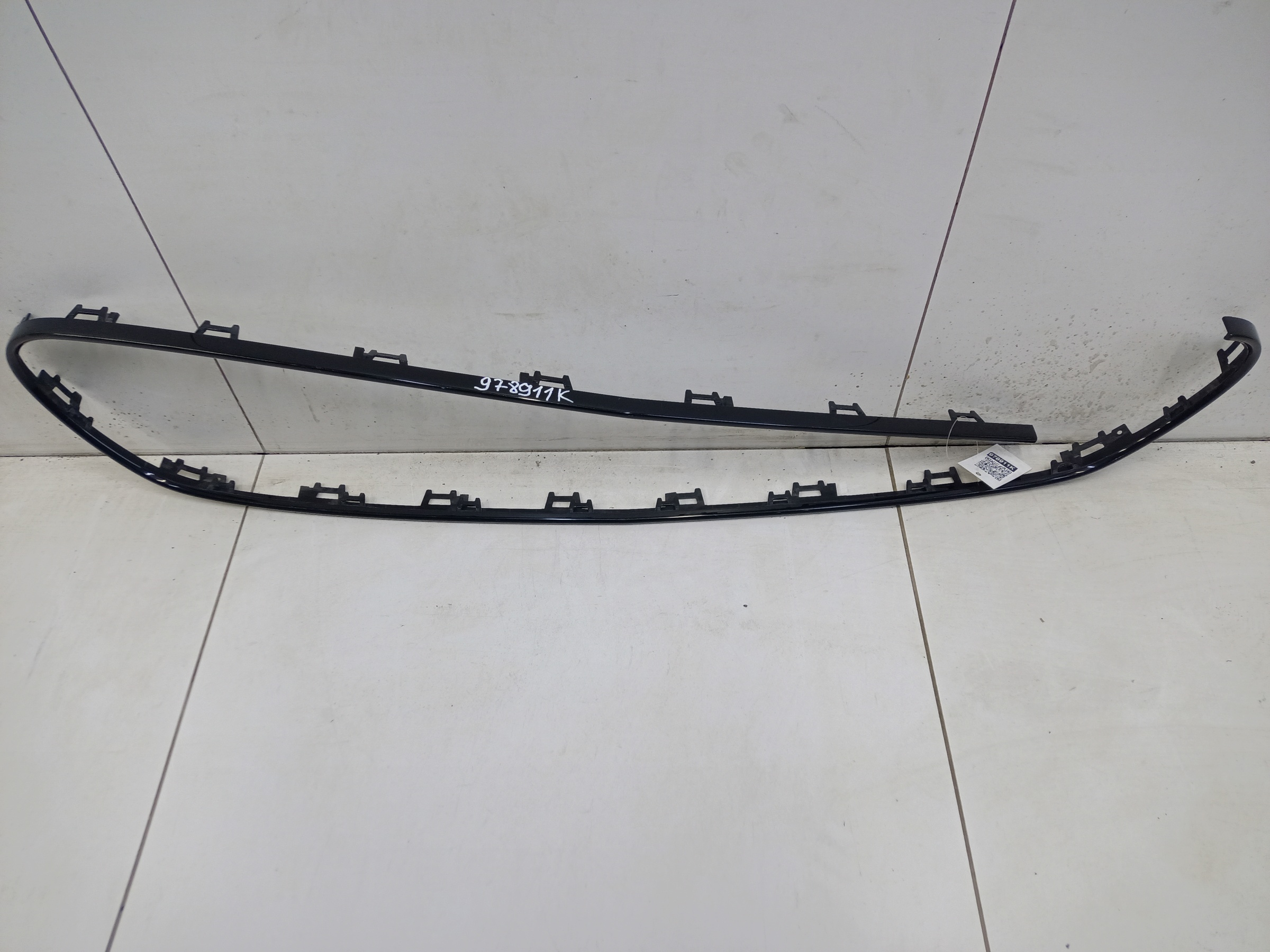 Молдинг решетки радиатора Mercedes-Benz E-Klasse W213