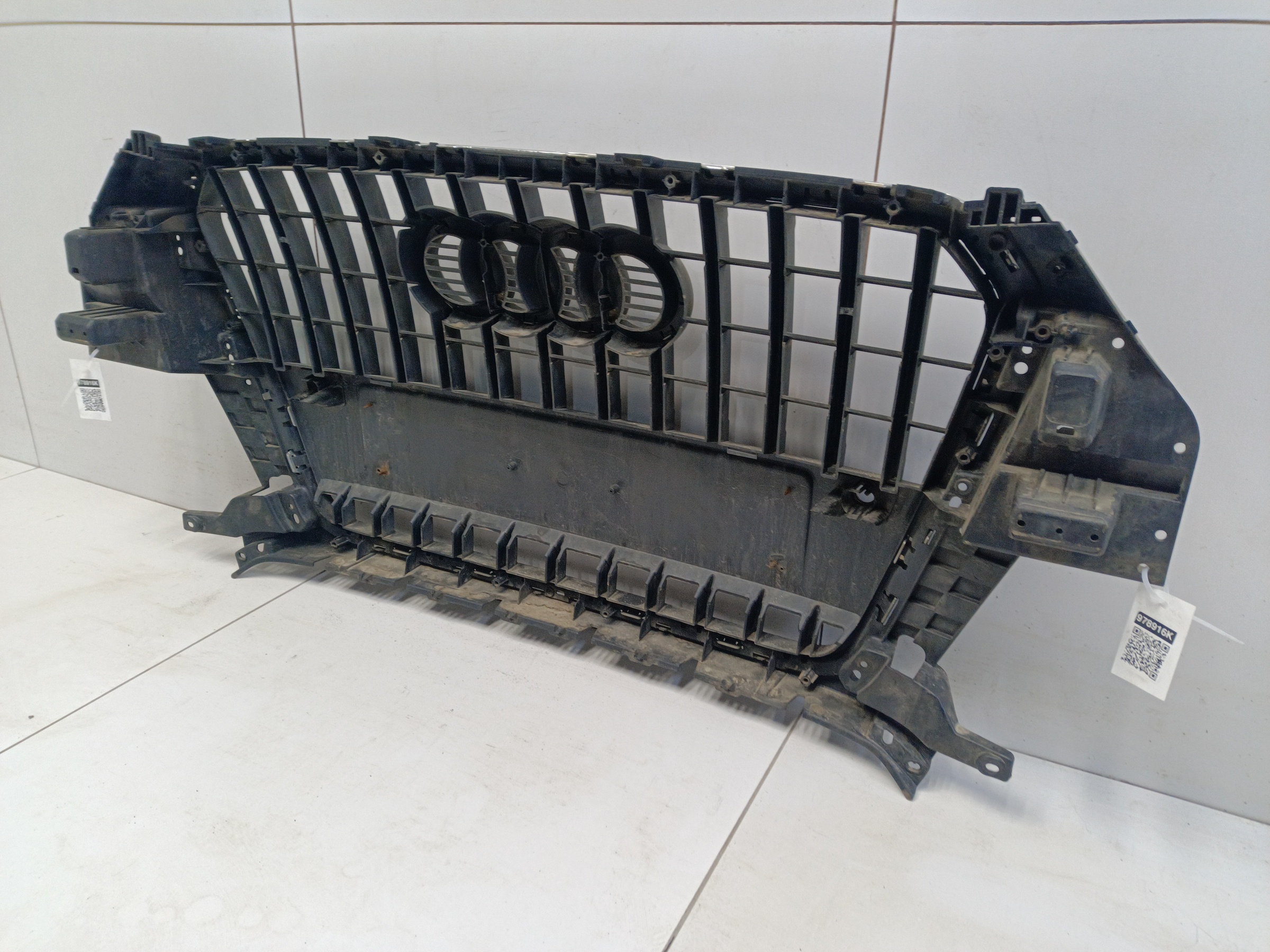 Решетка радиатора Audi Q3 1 8U