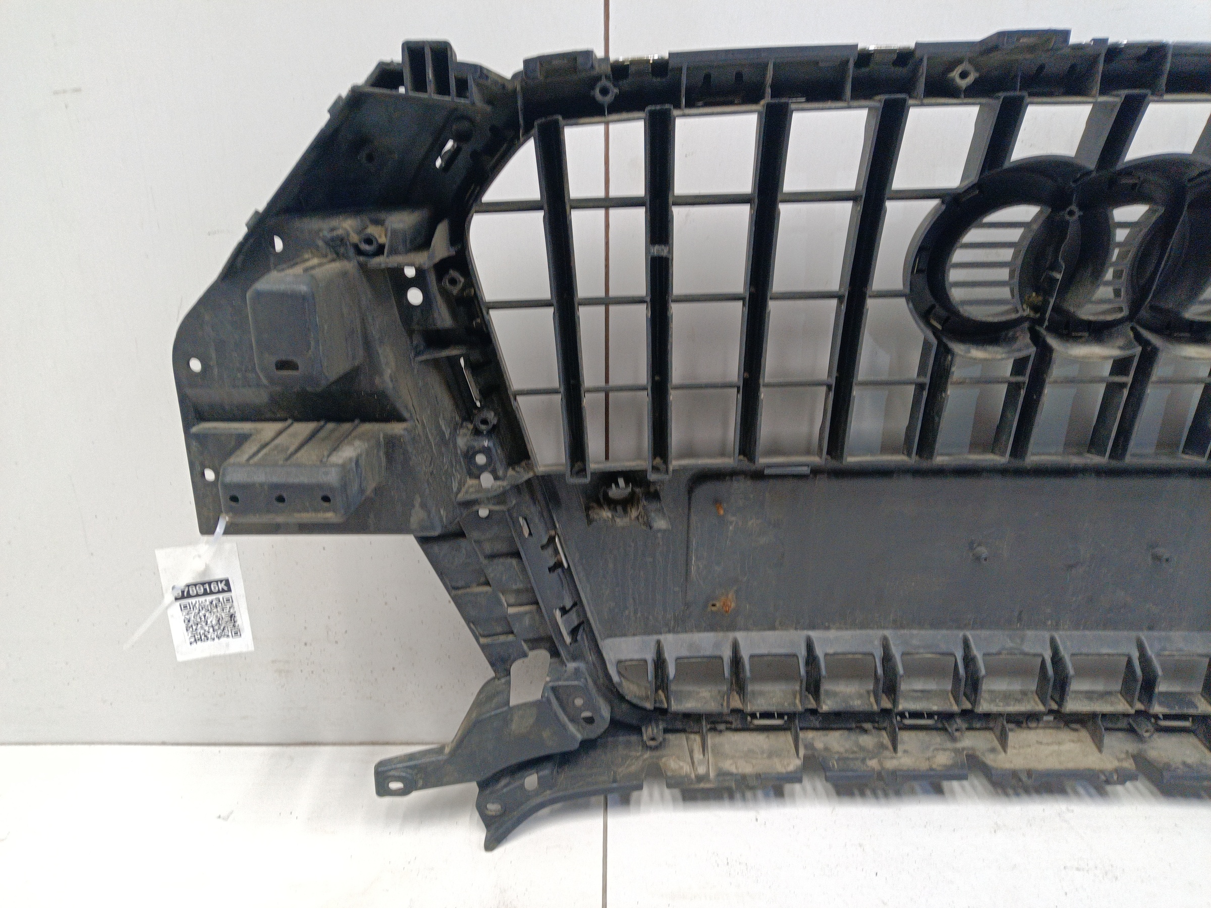 Решетка радиатора Audi Q3 1 8U