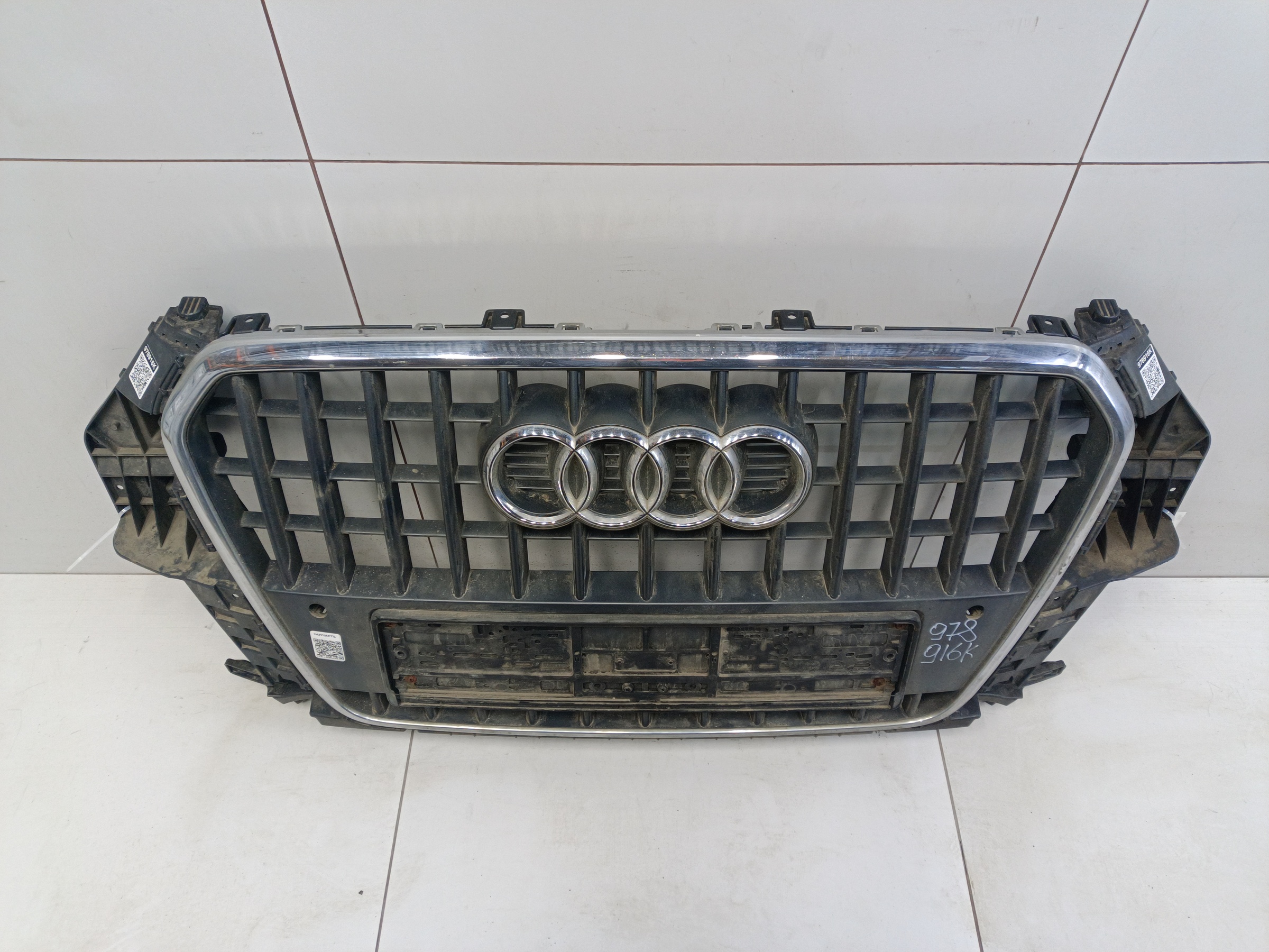 Решетка радиатора Audi Q3 1 8U