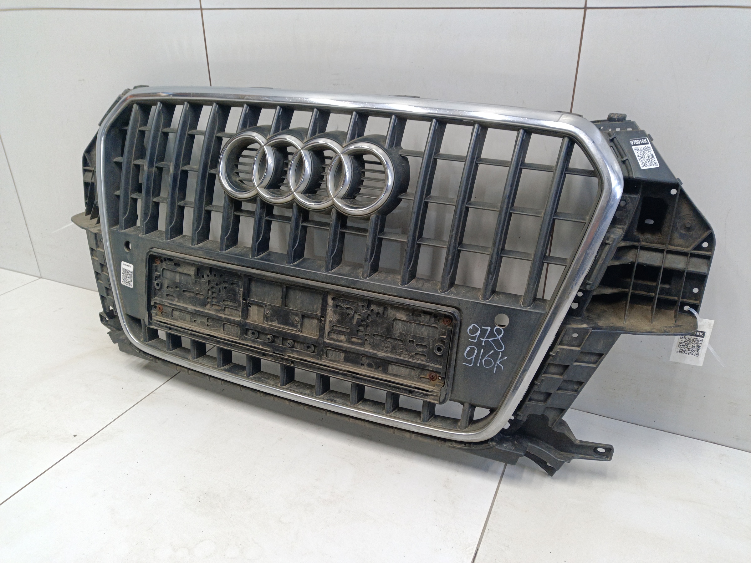Решетка радиатора Audi Q3 1 8U
