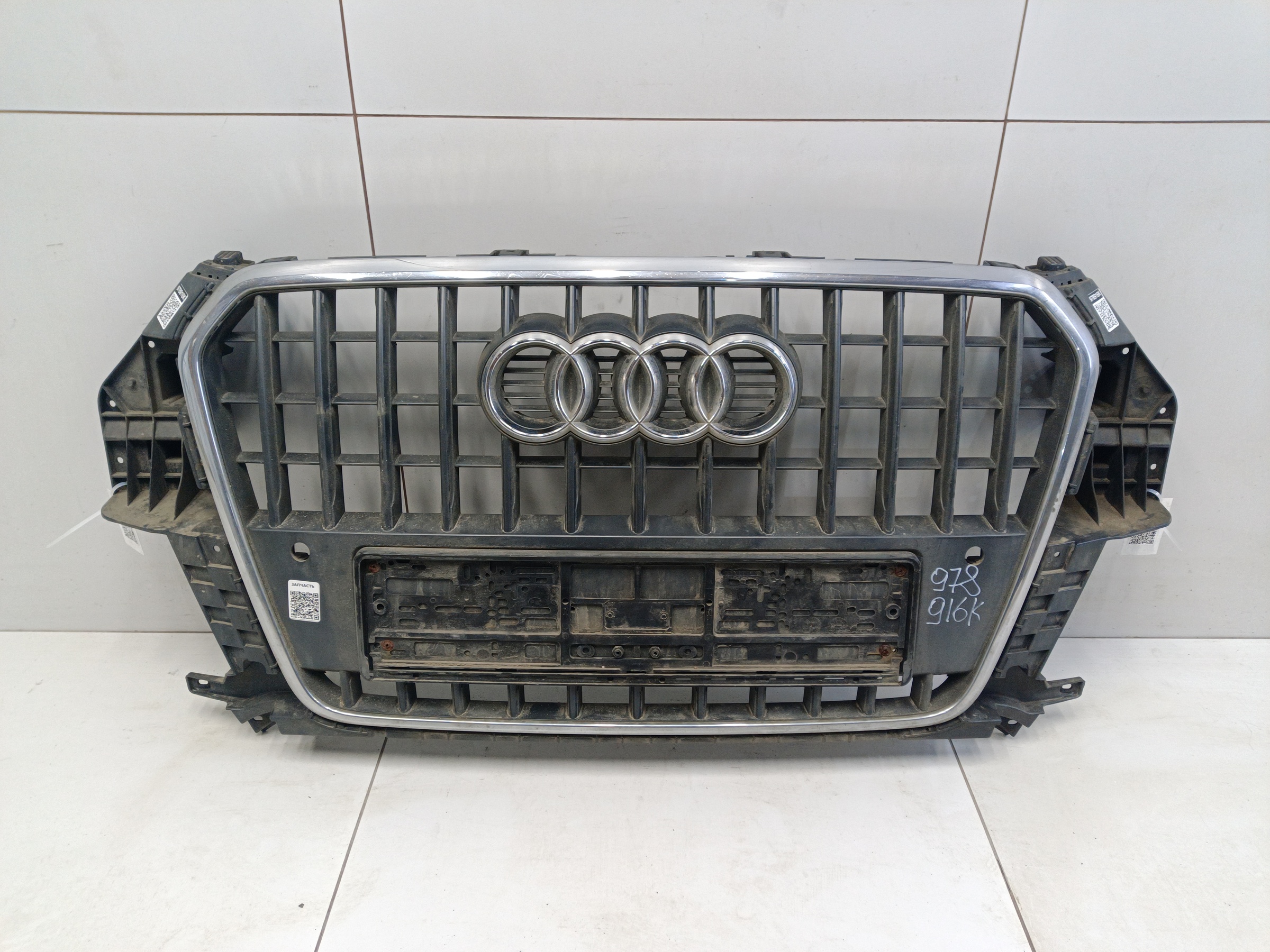 Решетка радиатора Audi Q3 1 8U