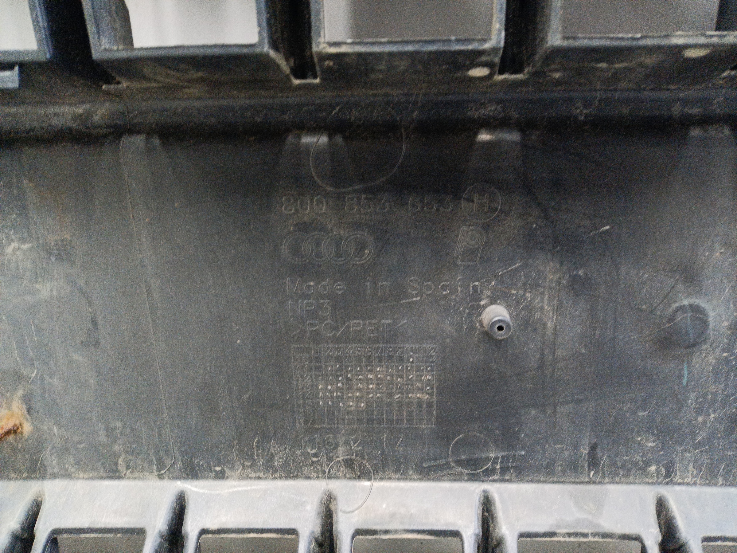 Решетка радиатора Audi Q3 1 8U