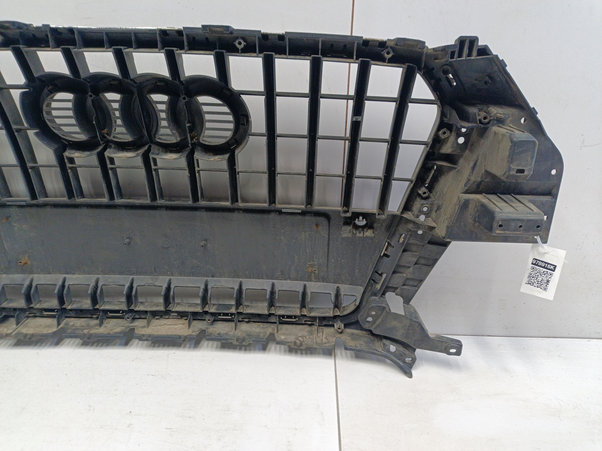 Решетка радиатора Audi Q3 1 8U