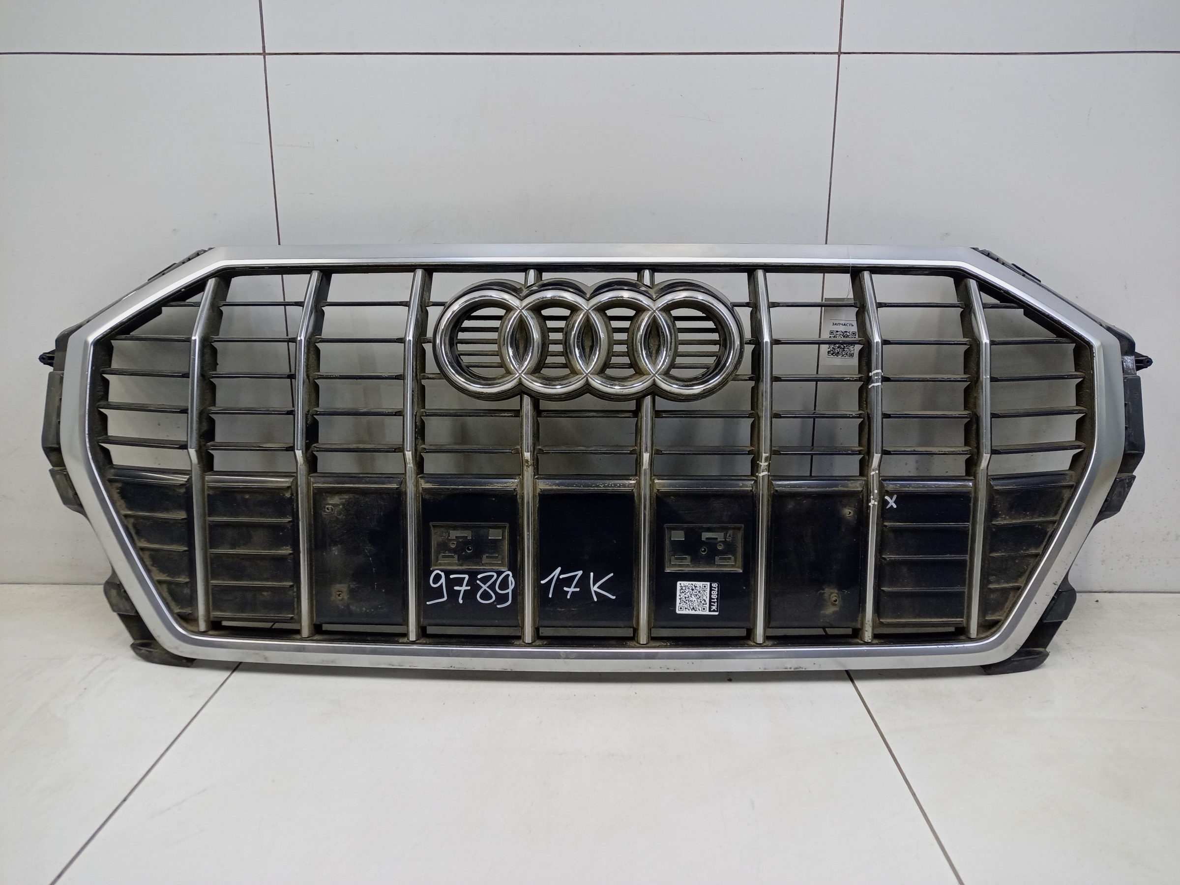 Решетка радиатора Audi Q3 2 F3