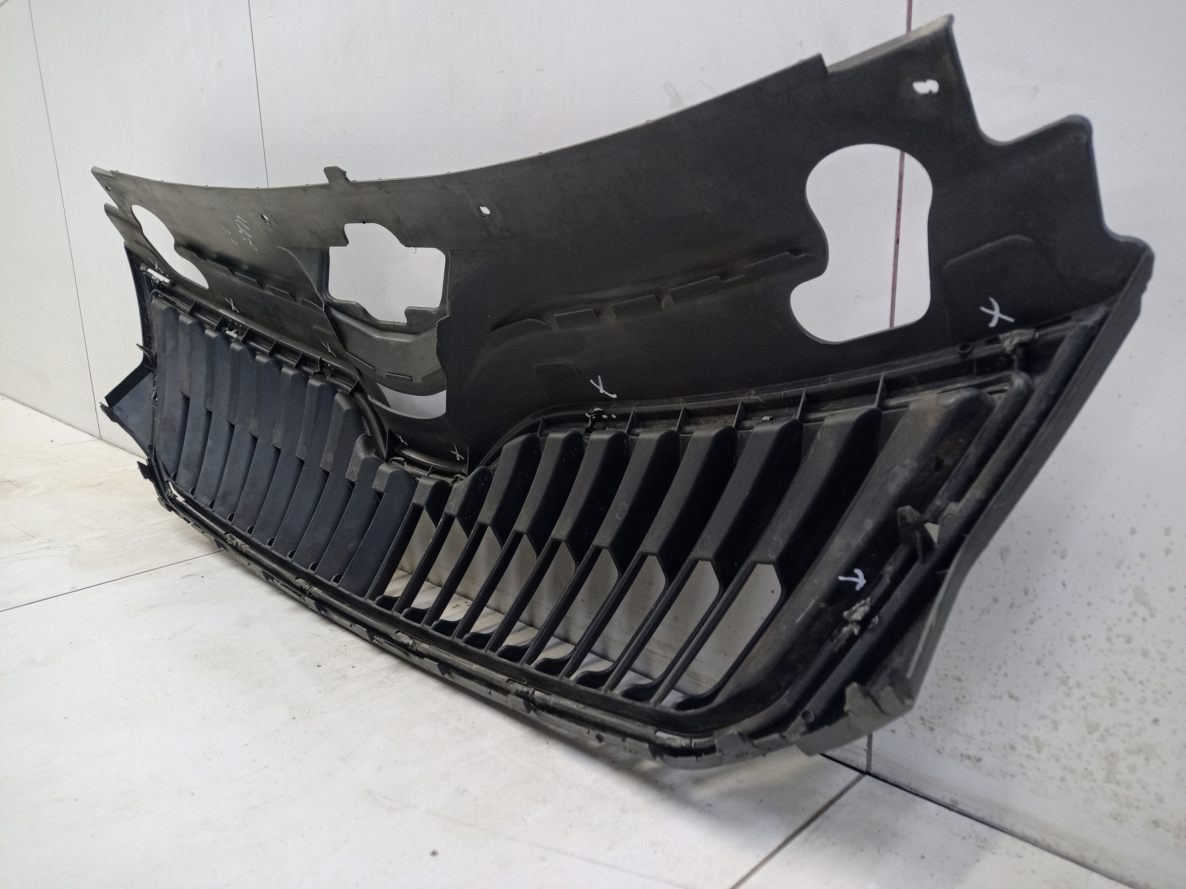 Решетка радиатора Skoda Rapid 1