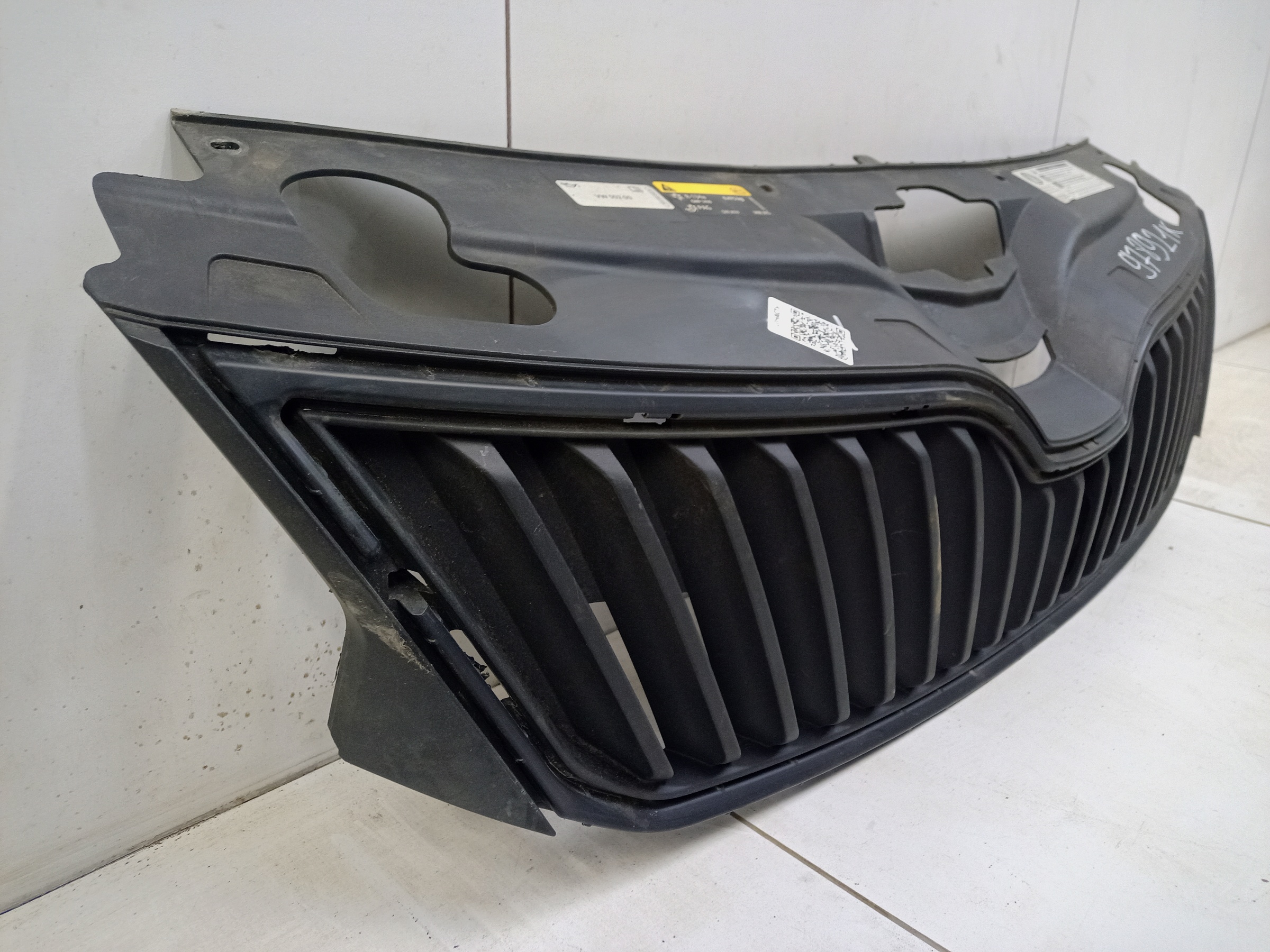 Решетка радиатора Skoda Rapid 1