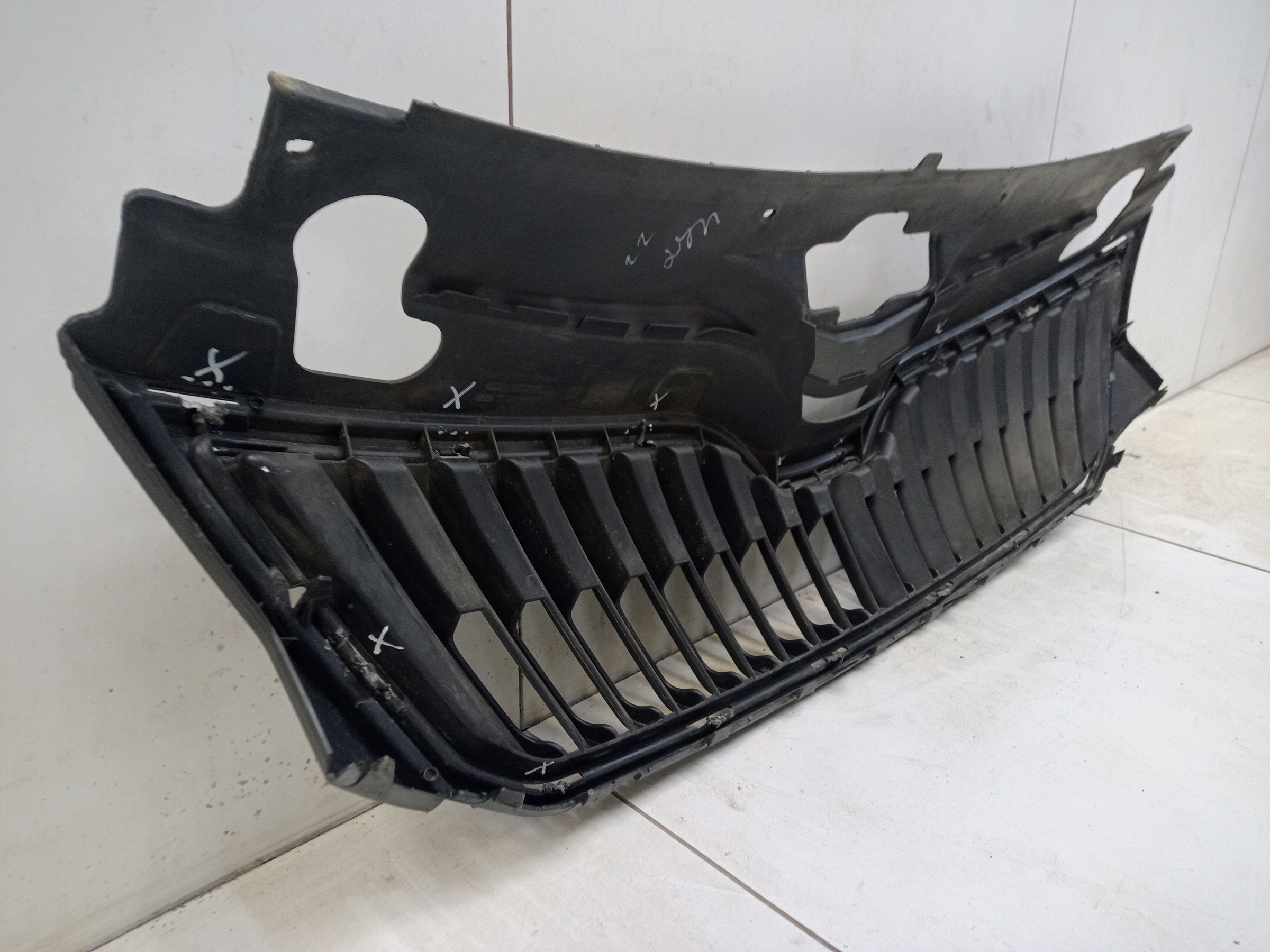 Решетка радиатора Skoda Rapid 1