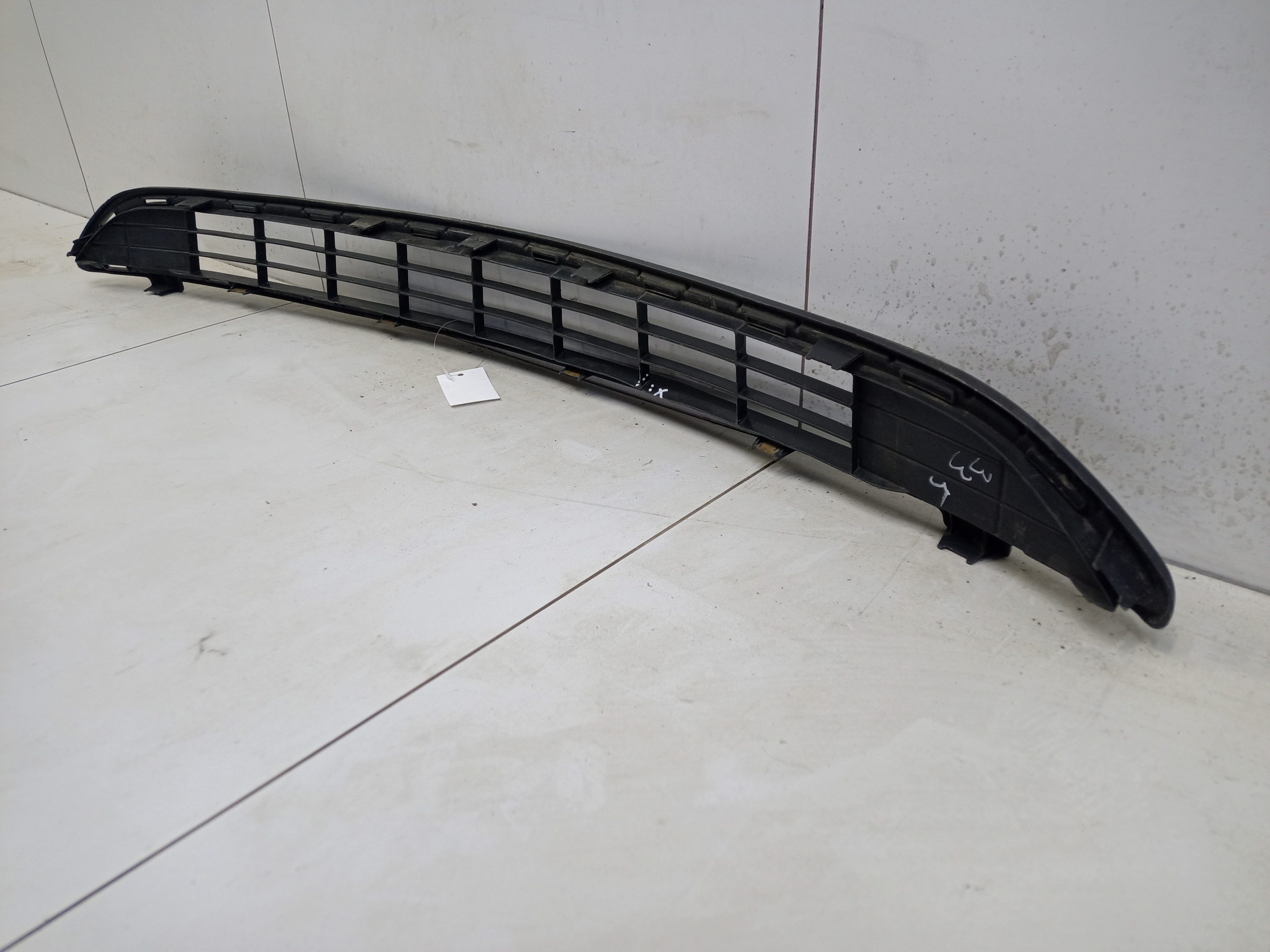 Решетка переднего бампера верхняя Toyota RAV4 CA40 Restail