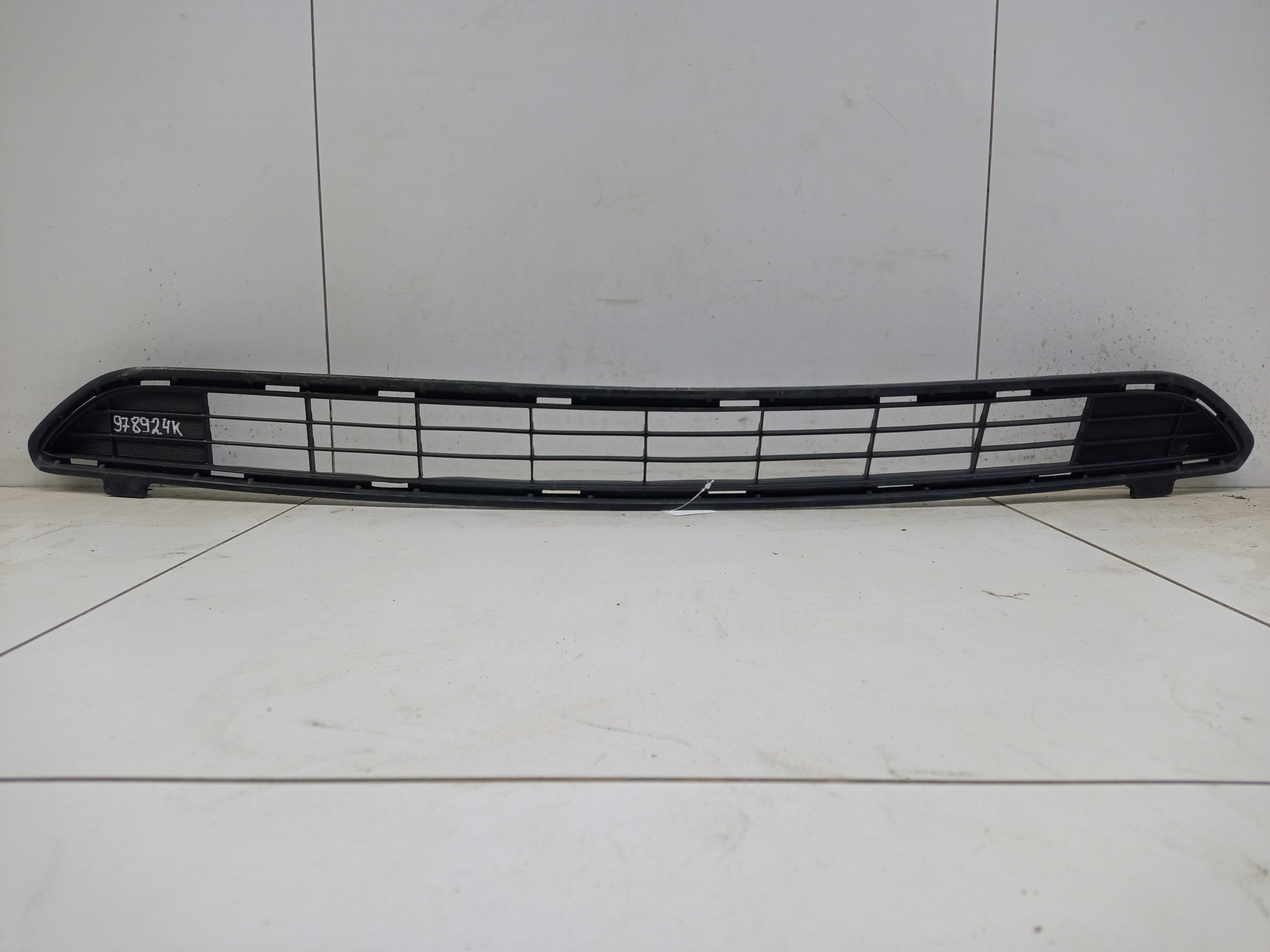 Решетка переднего бампера верхняя Toyota RAV4 CA40 Restail