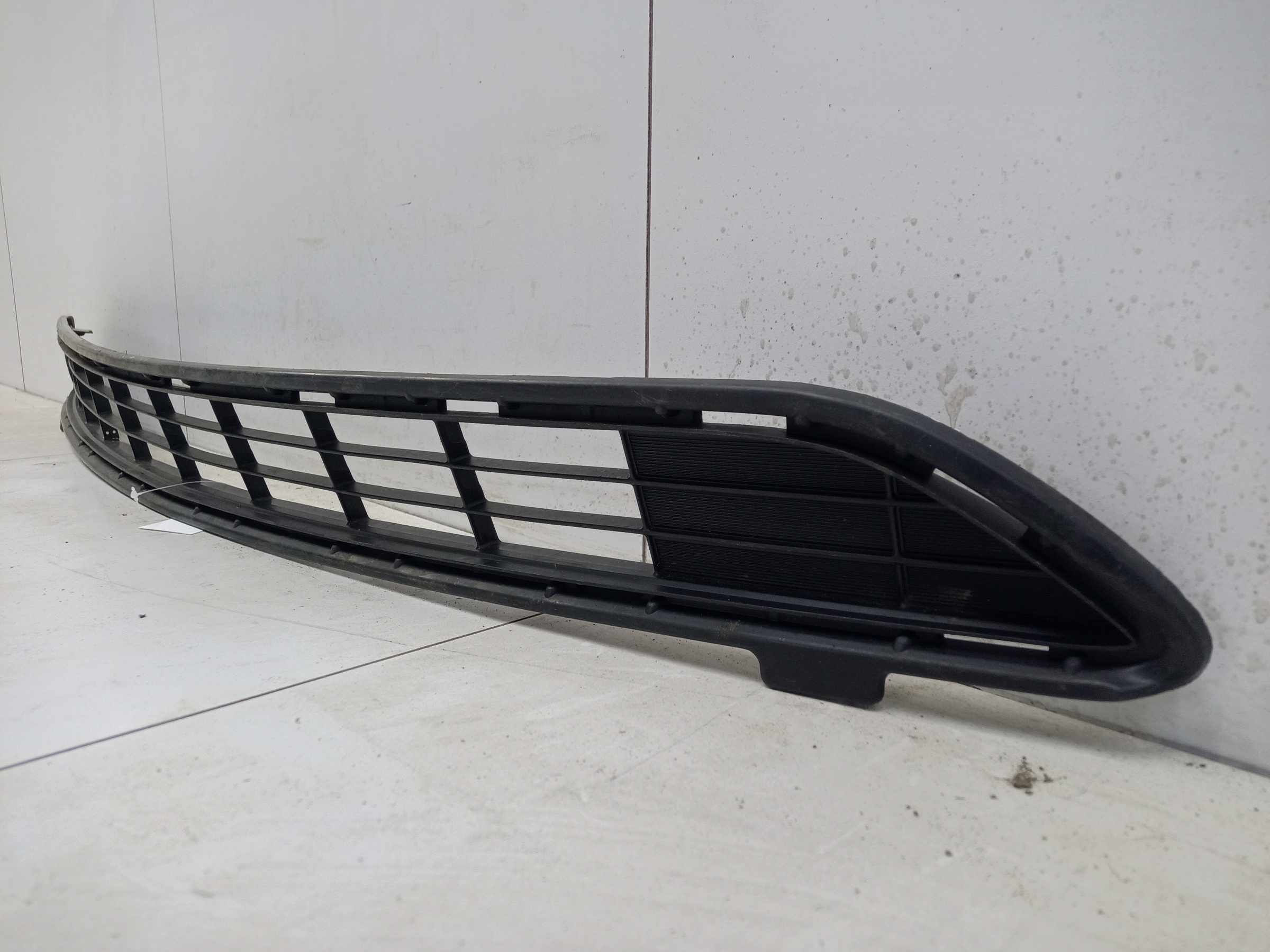 Решетка переднего бампера верхняя Toyota RAV4 CA40 Restail