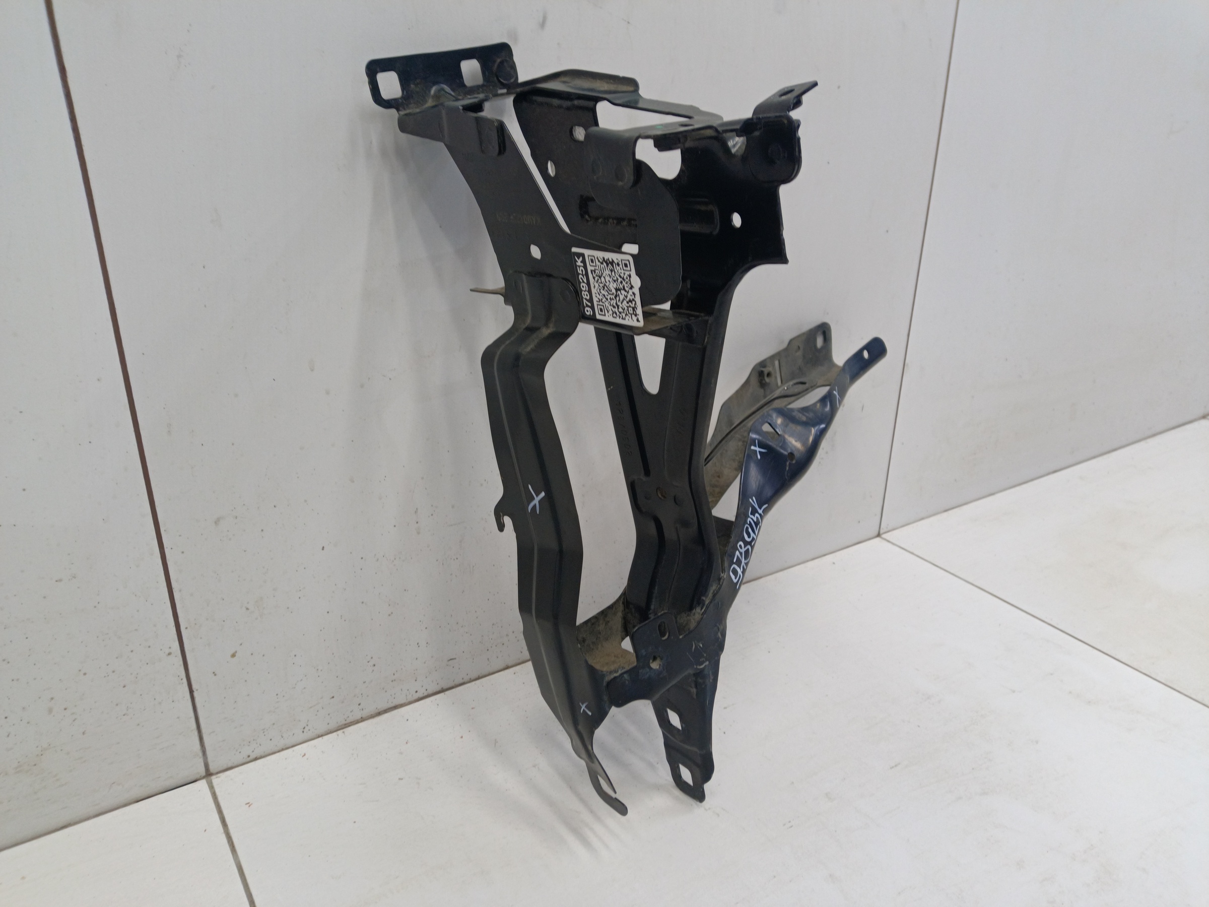 Кронштейн фары передней левой BMW X3 G01