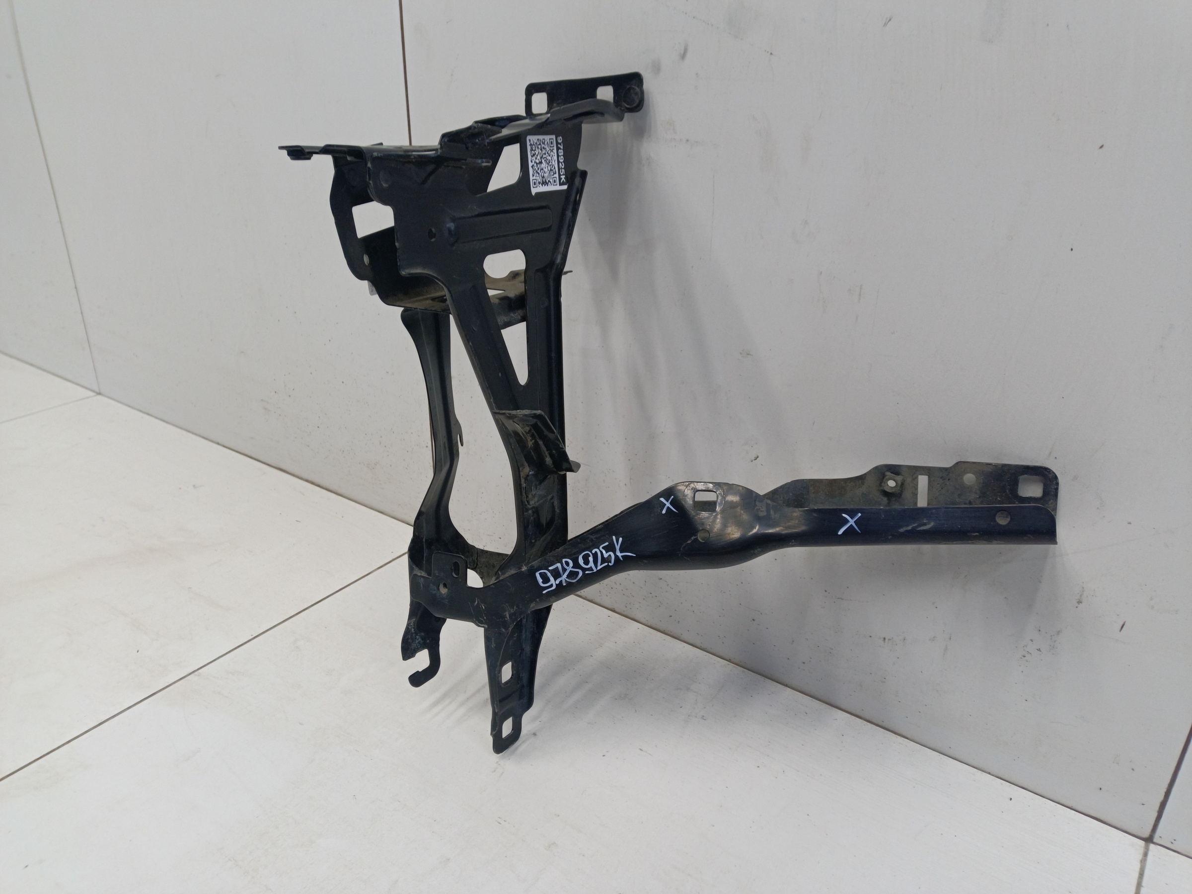 Кронштейн фары передней левой BMW X3 G01