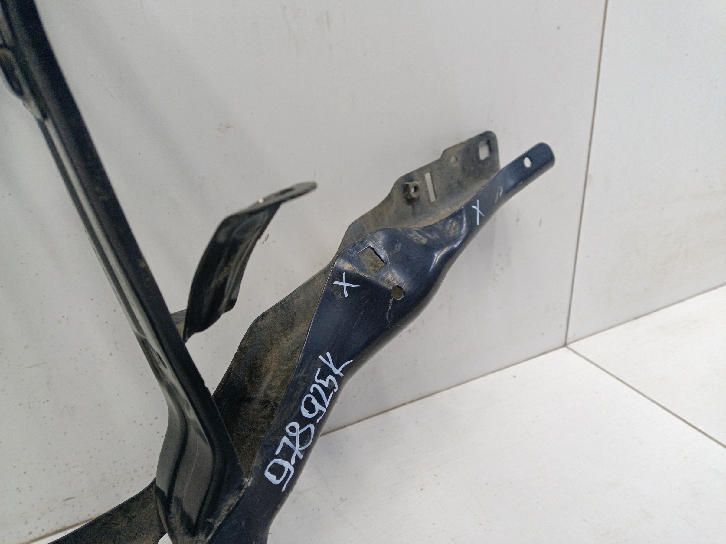 Кронштейн фары передней левой BMW X3 G01