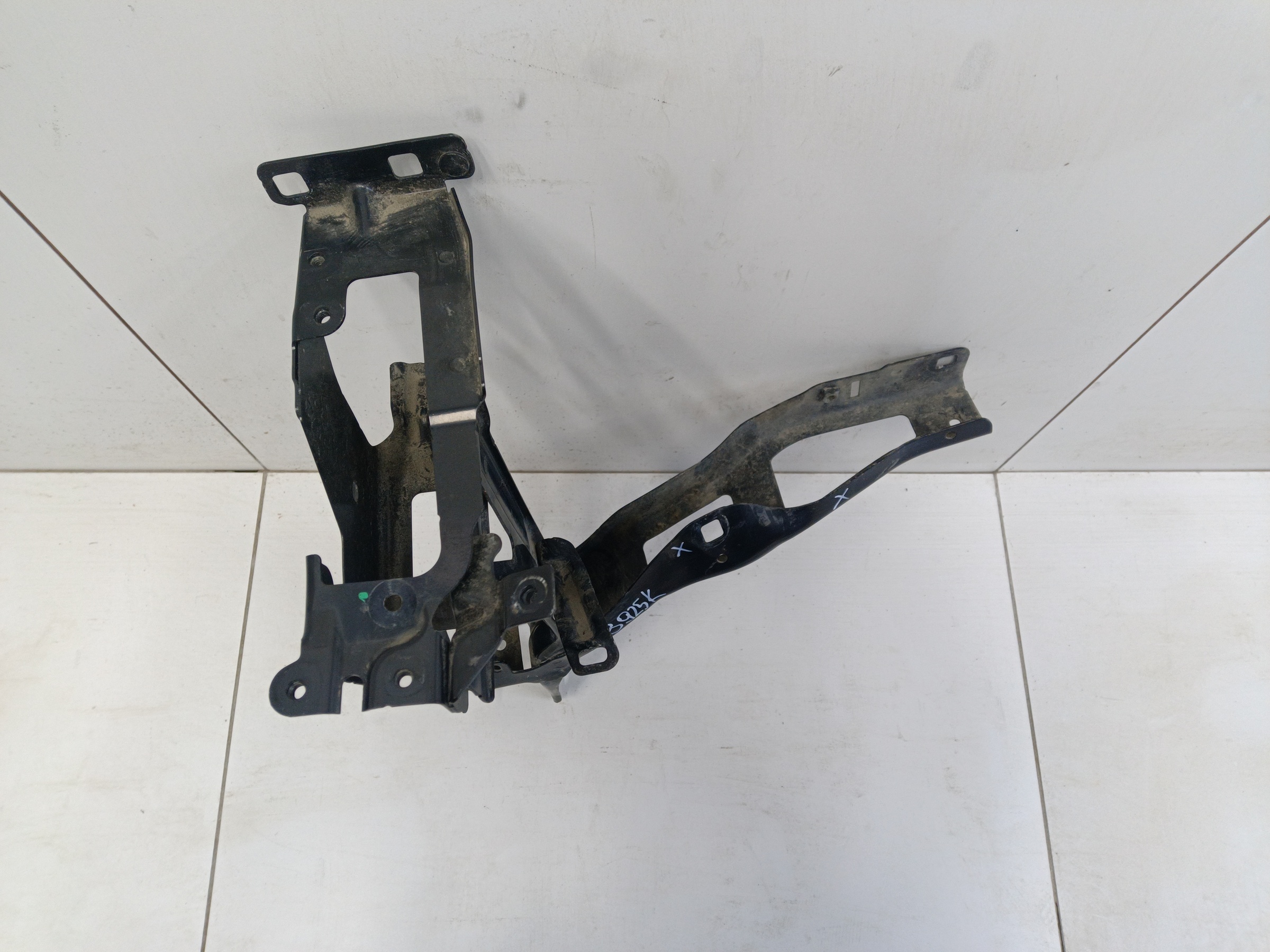 Кронштейн фары передней левой BMW X3 G01