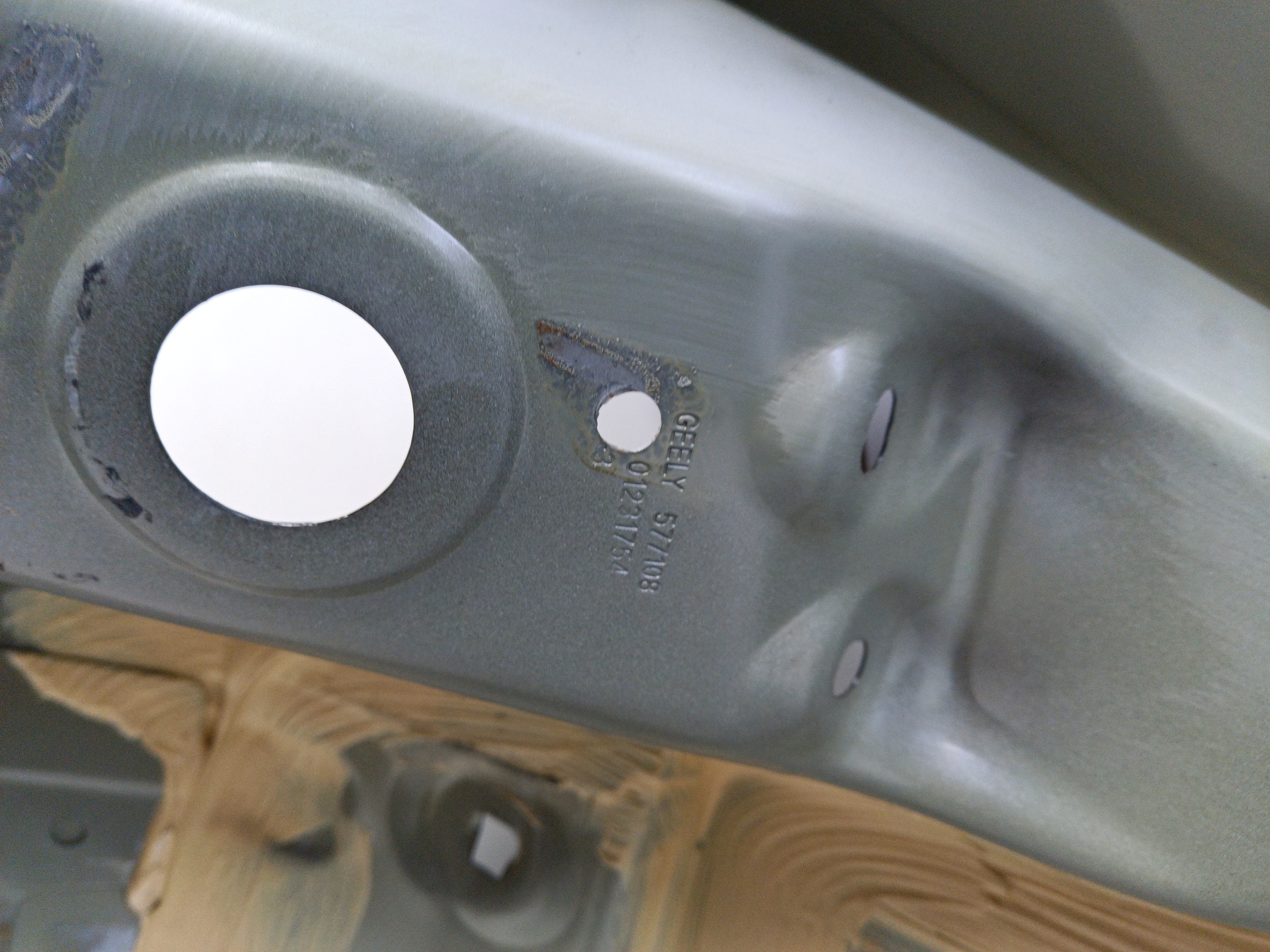 Панель кузова боковая левая Geely Atlas