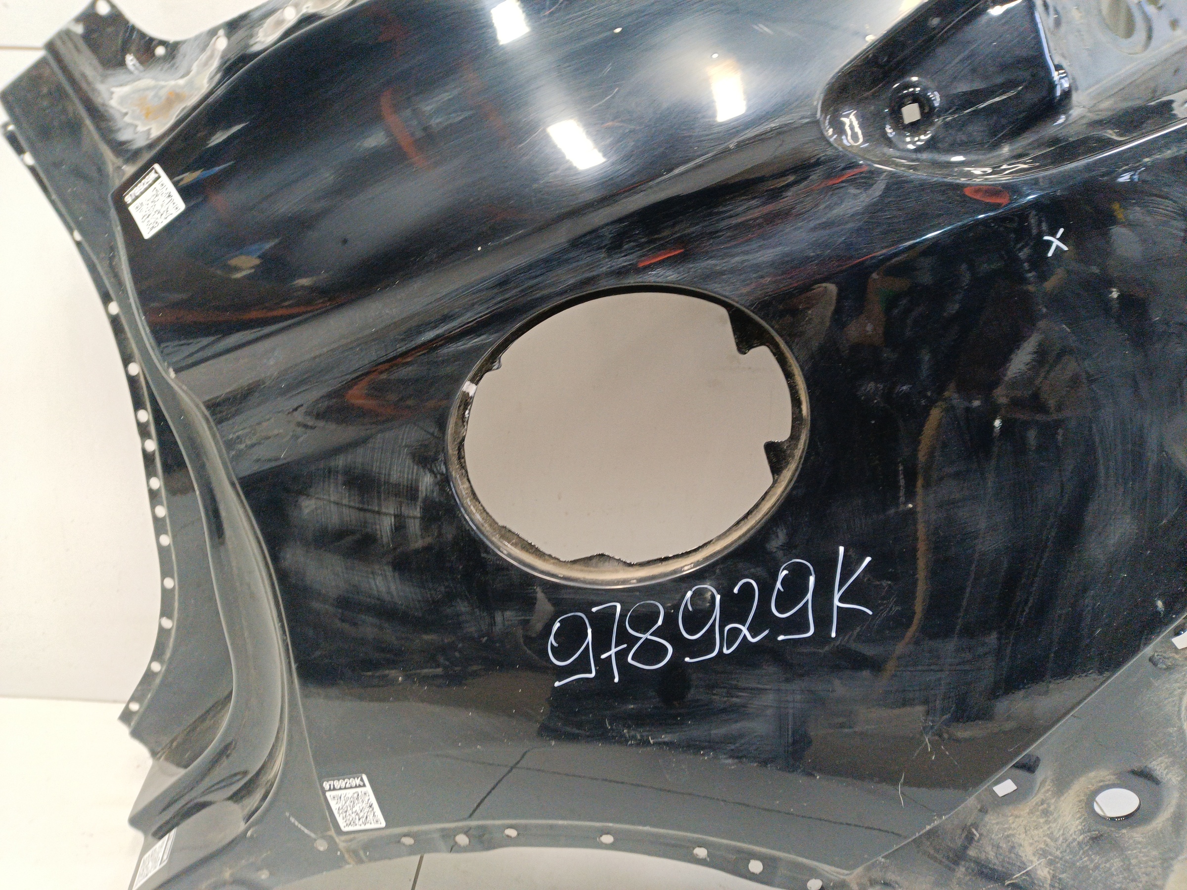 Панель кузова боковая левая Geely Atlas