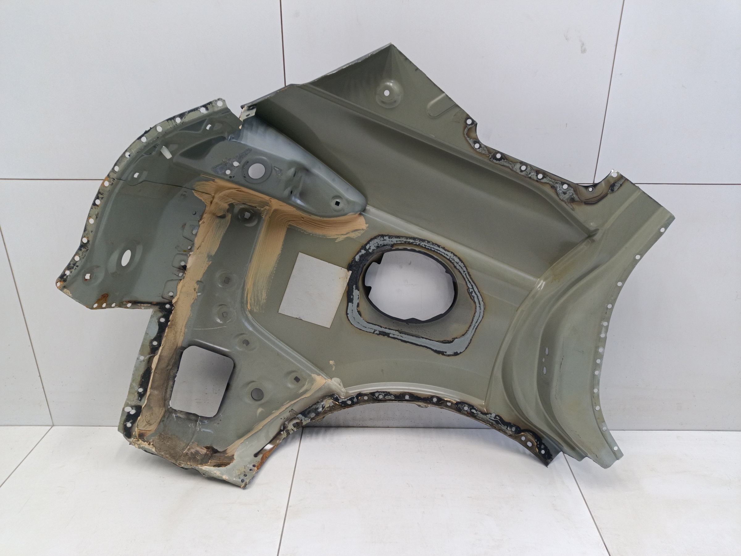 Панель кузова боковая левая Geely Atlas