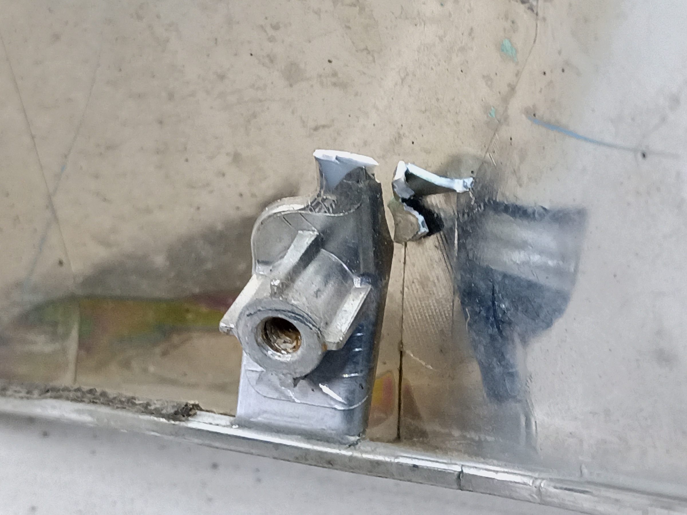 Накладка капота Tank 500 хром