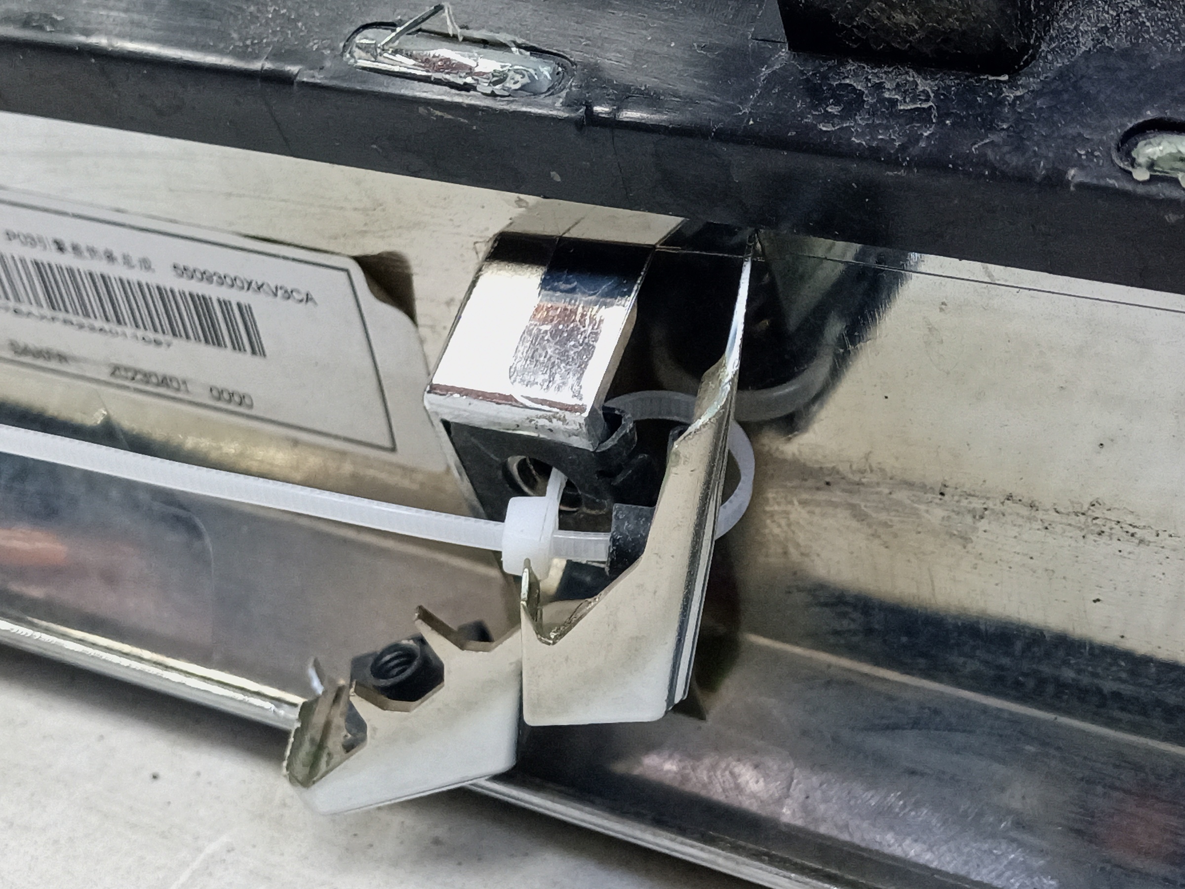 Накладка капота Tank 500 хром