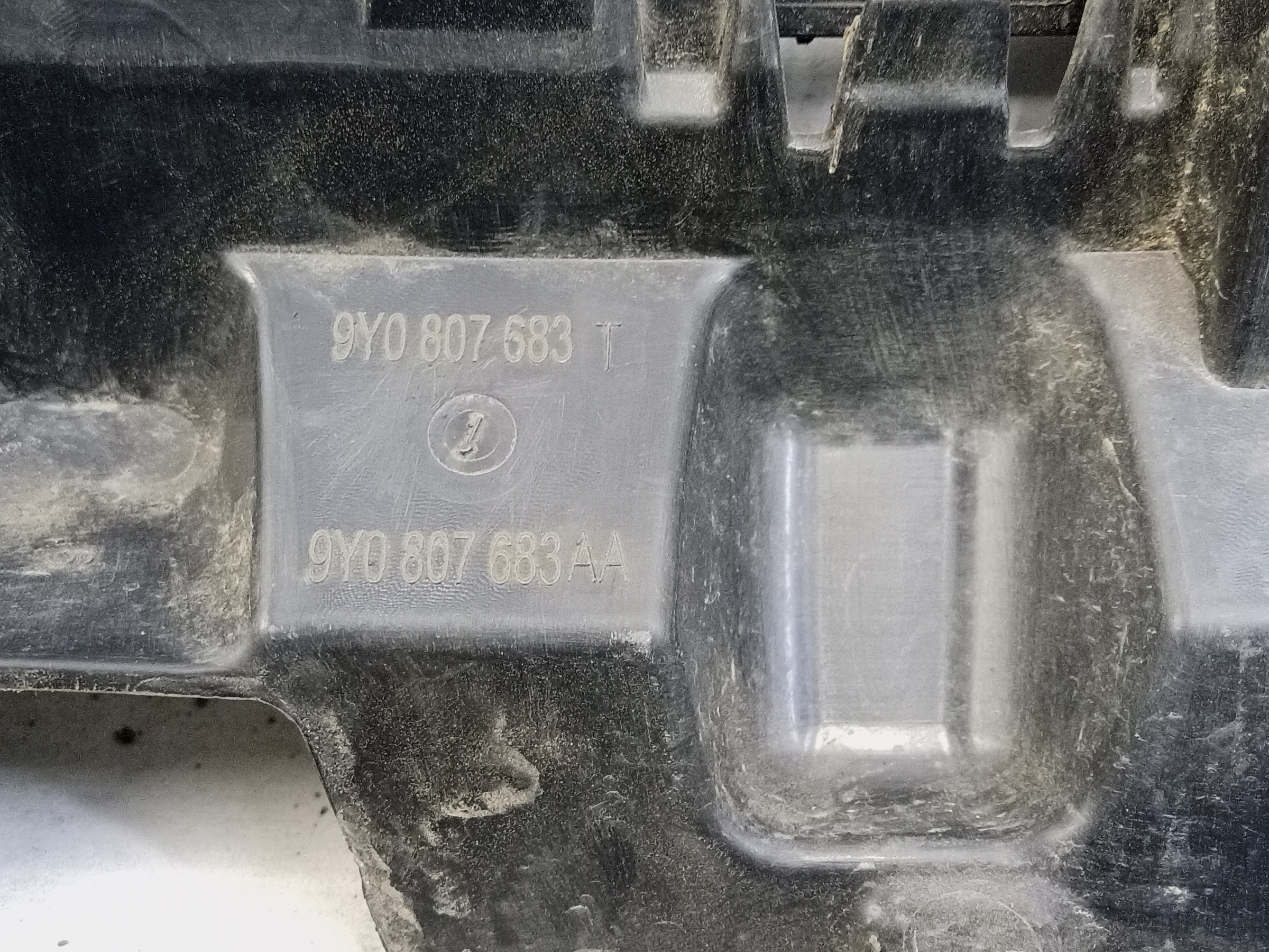 Решетка переднего бампера Porsche Cayenne 3