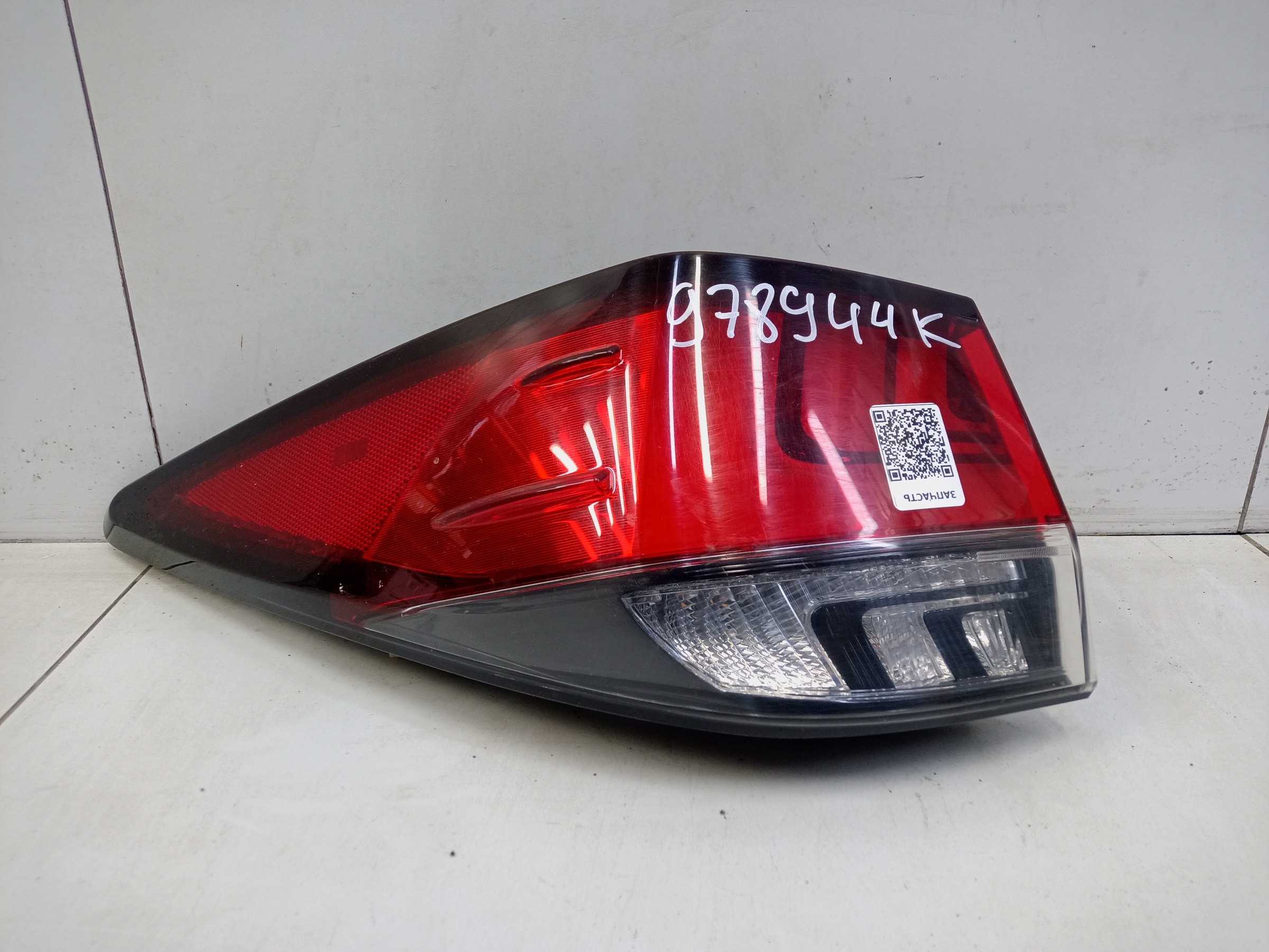 Фонарь задний левый наружный Lexus RX 4 Restail LED