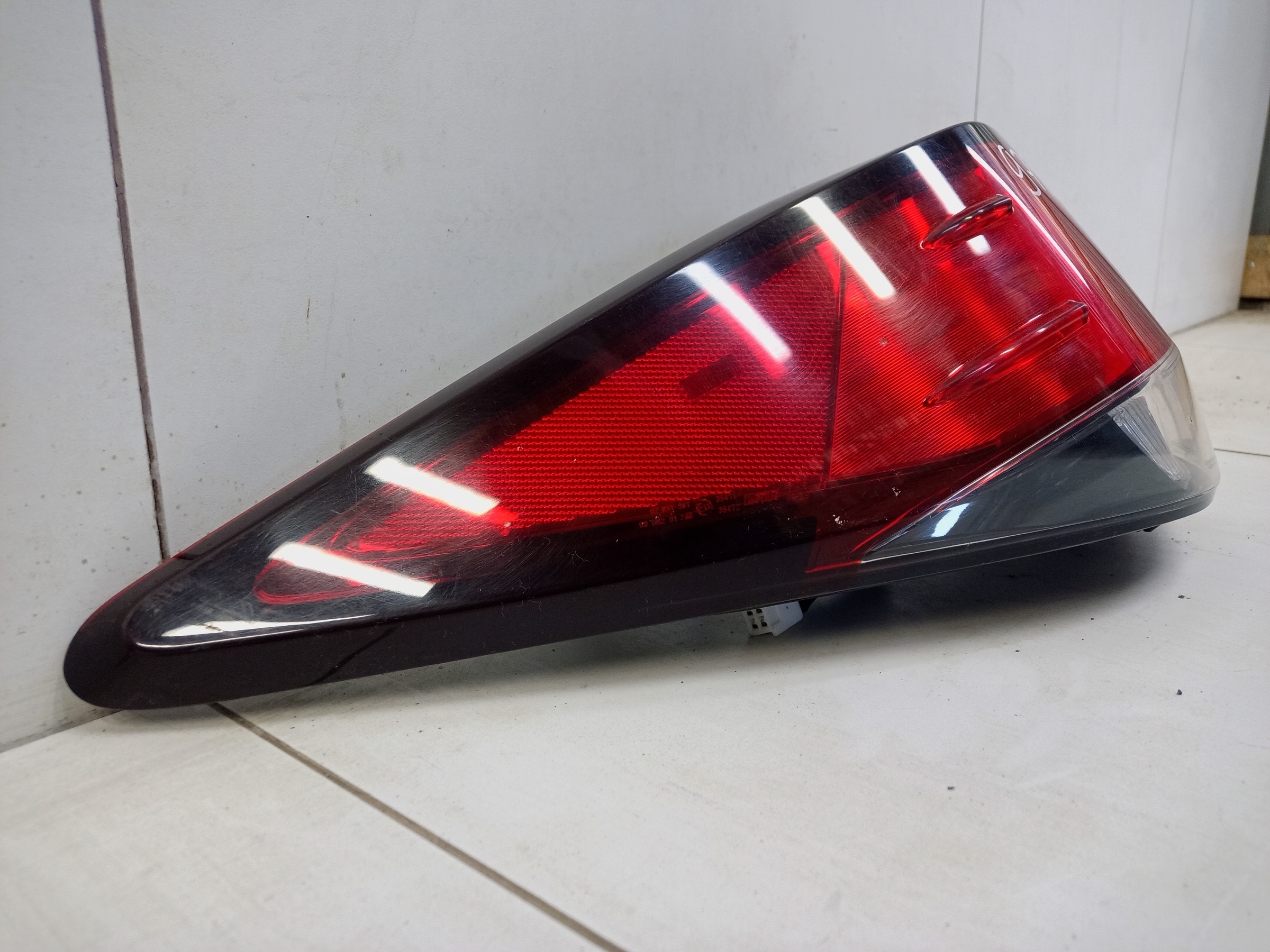 Фонарь задний левый наружный Lexus RX 4 Restail LED