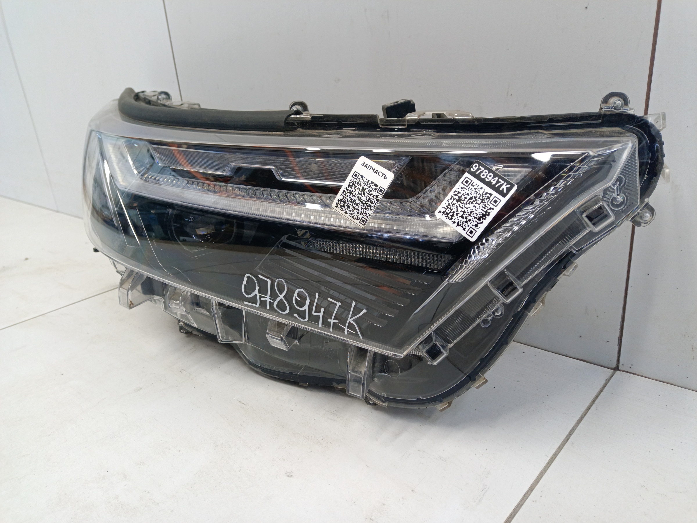 Фара передняя правая Toyota RAV4 XA50 Restail LED