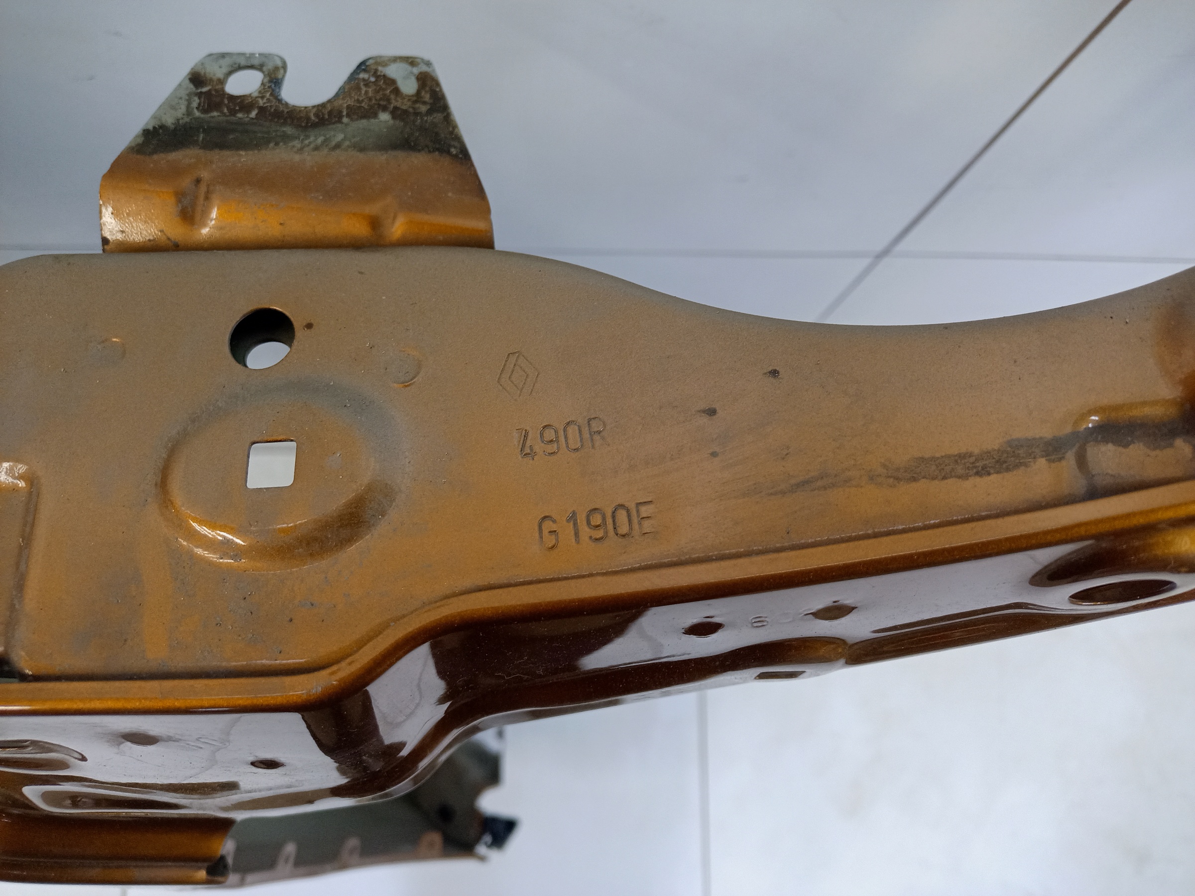 Крыло переднее левое Renault Duster 2