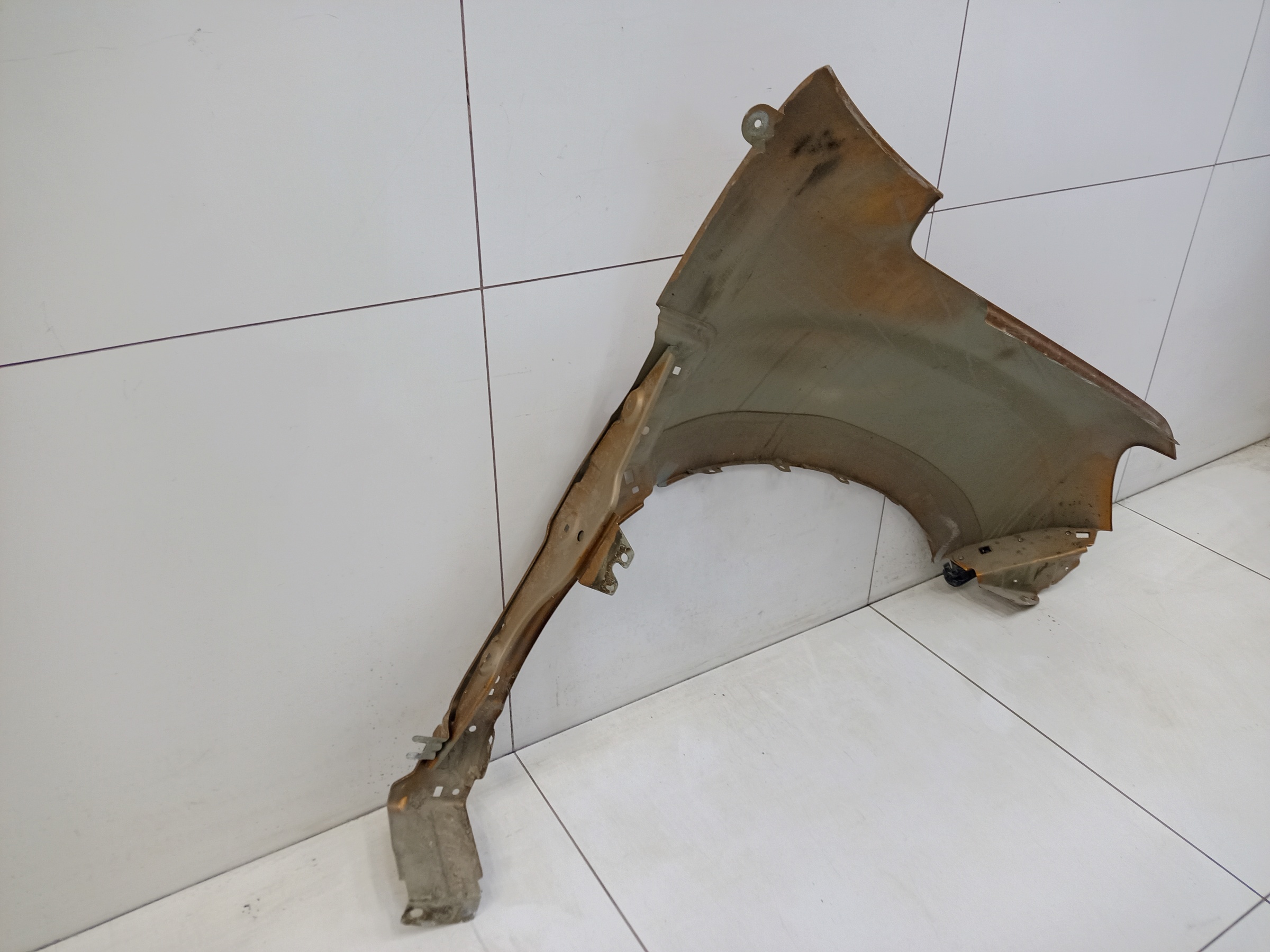 Крыло переднее левое Renault Duster 2