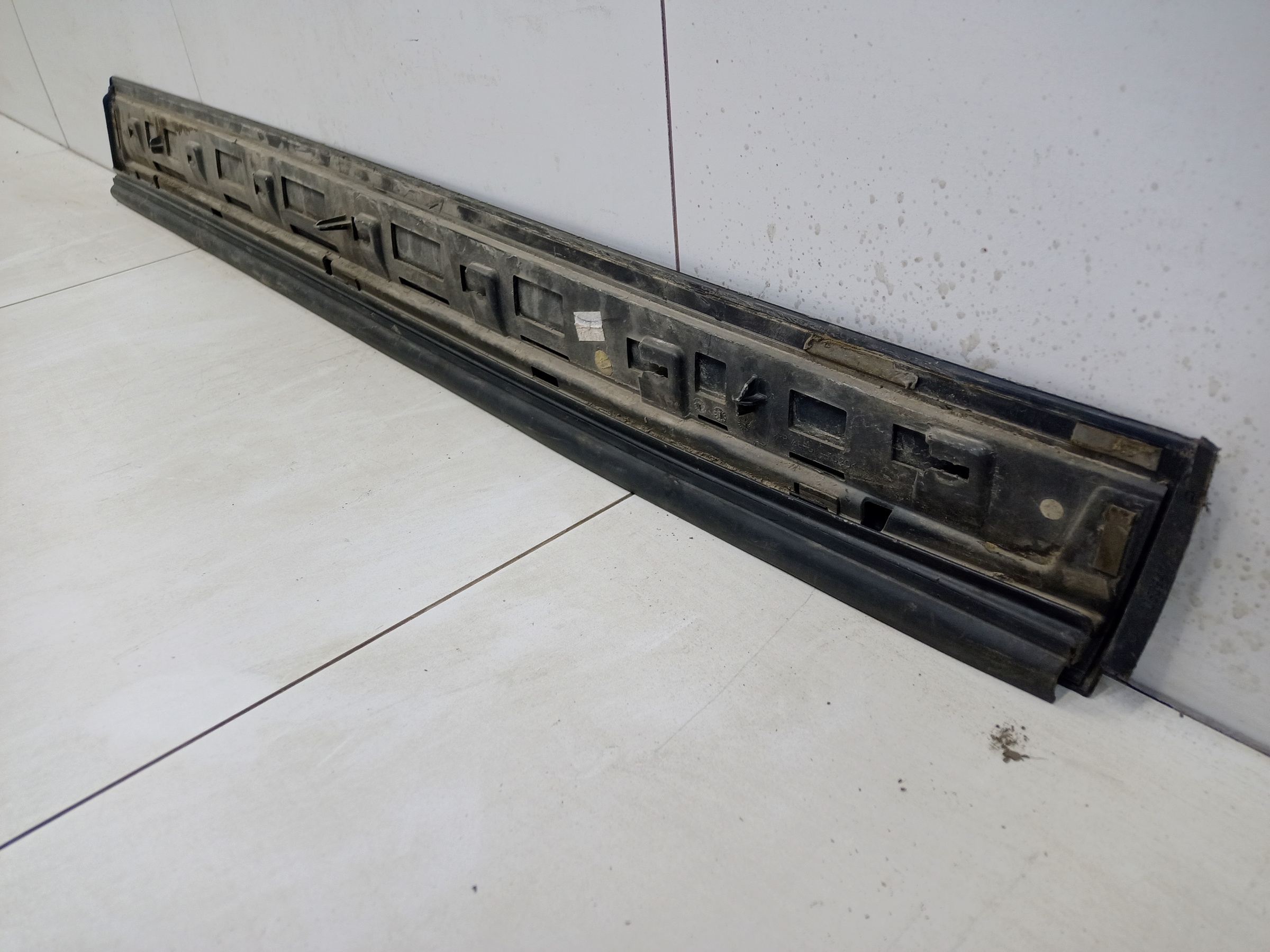 Накладка двери передней левой Porsche Cayenne 3