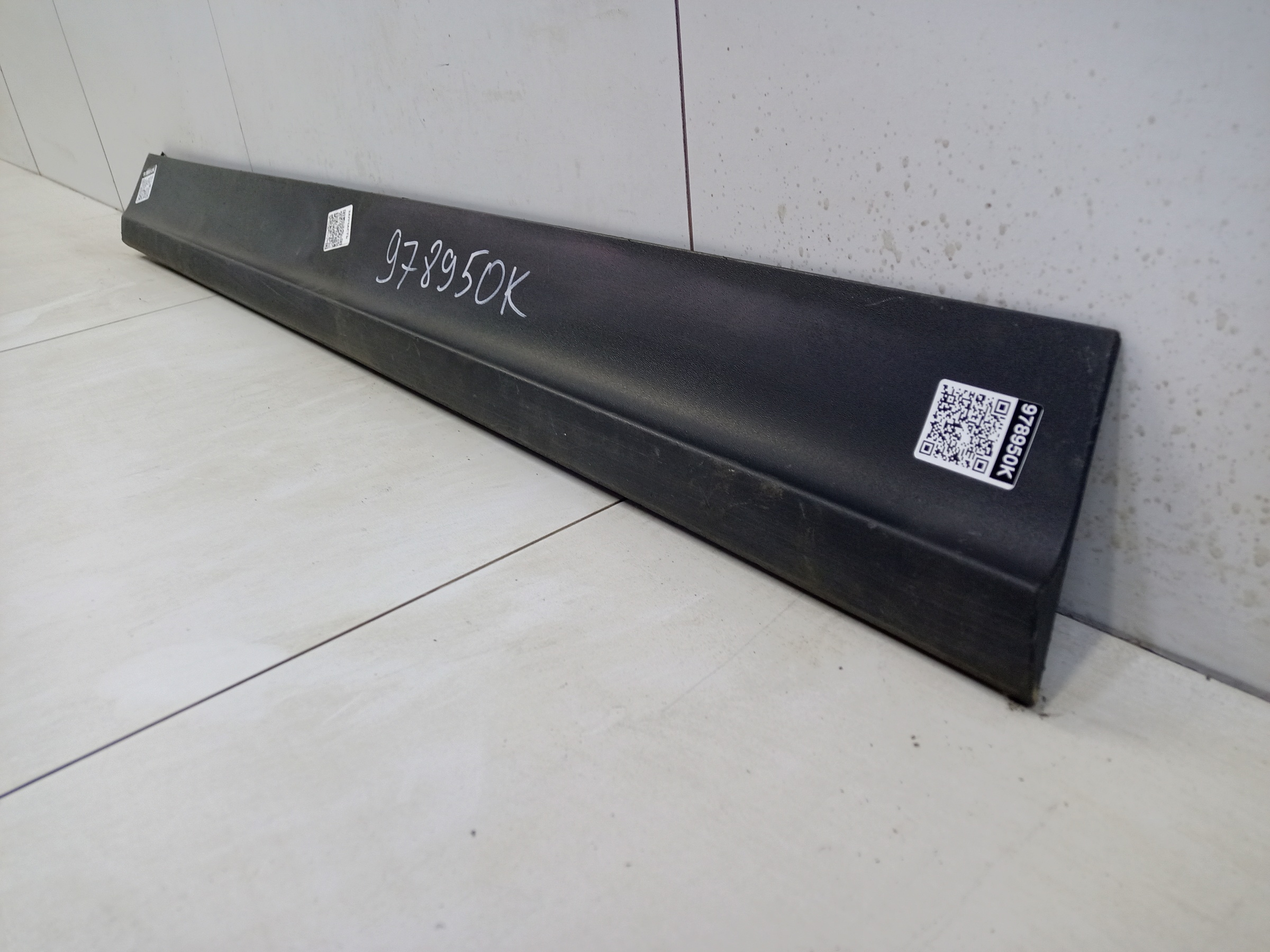 Накладка двери передней левой Porsche Cayenne 3