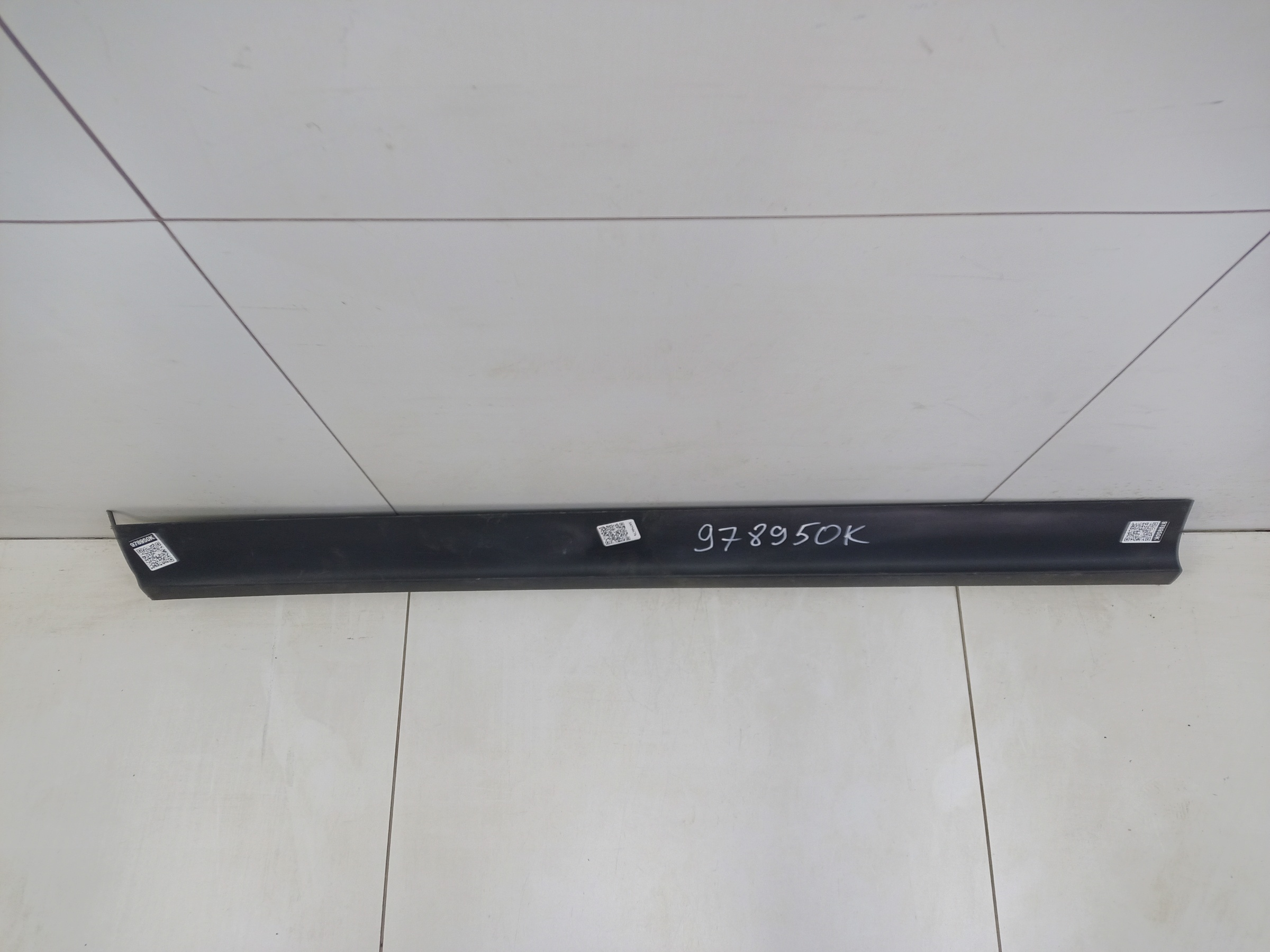 Накладка двери передней левой Porsche Cayenne 3