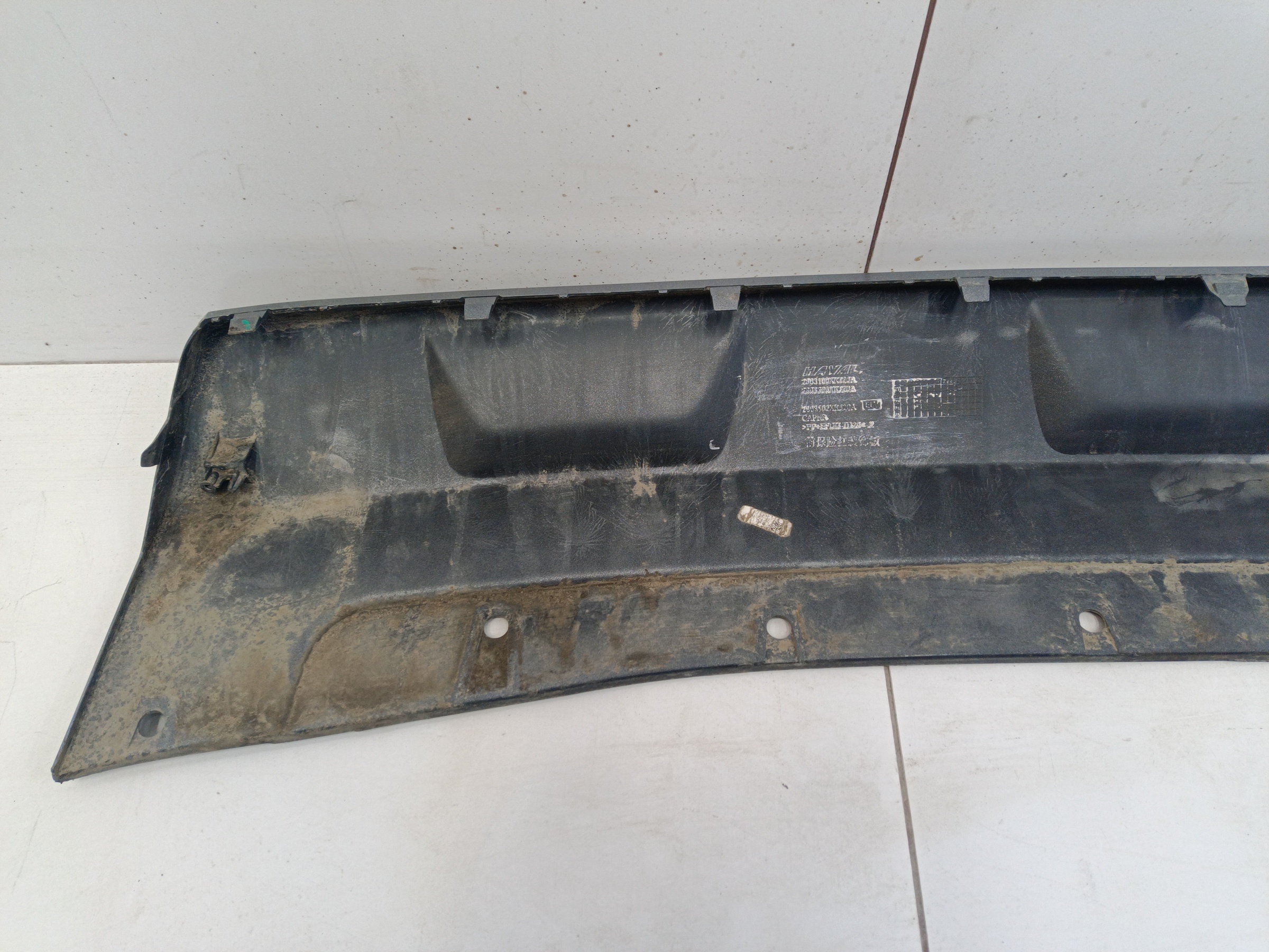 Накладка переднего бампера Haval H3